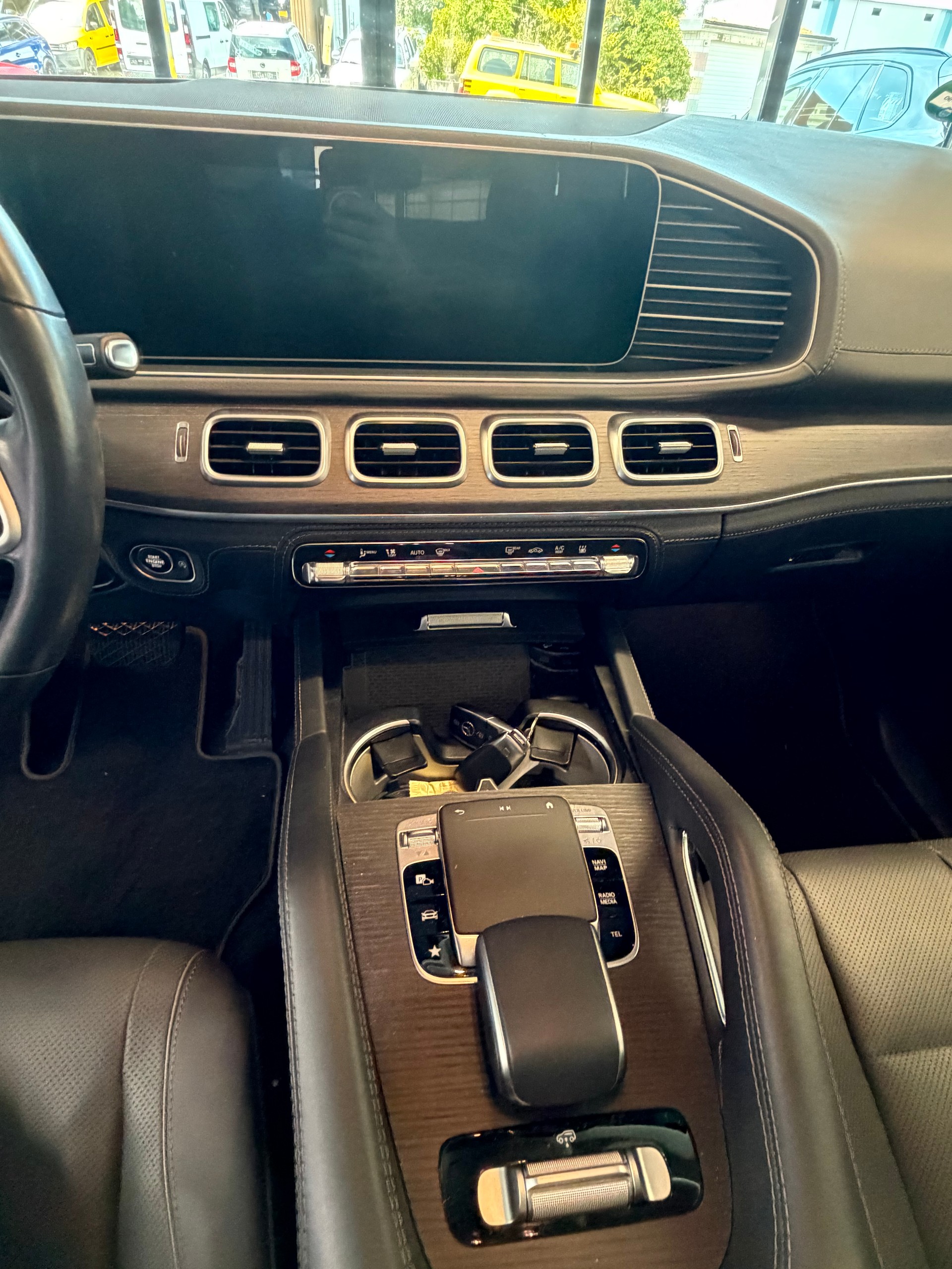 MERCEDES-BENZ GLE 400 d 4Matic AMG Line 9G-Tronic-image-16