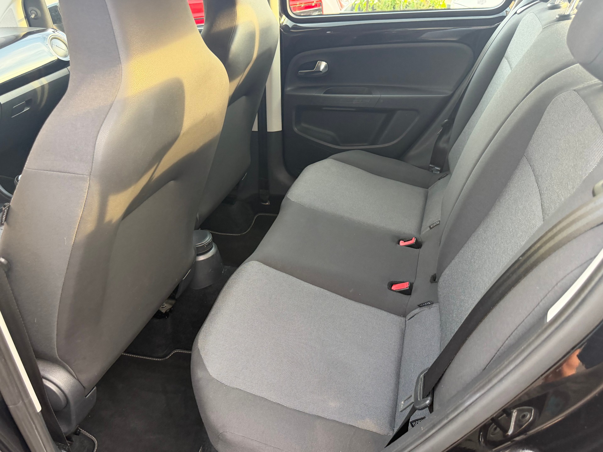 VW Up 1.0 BMT black up-image-8