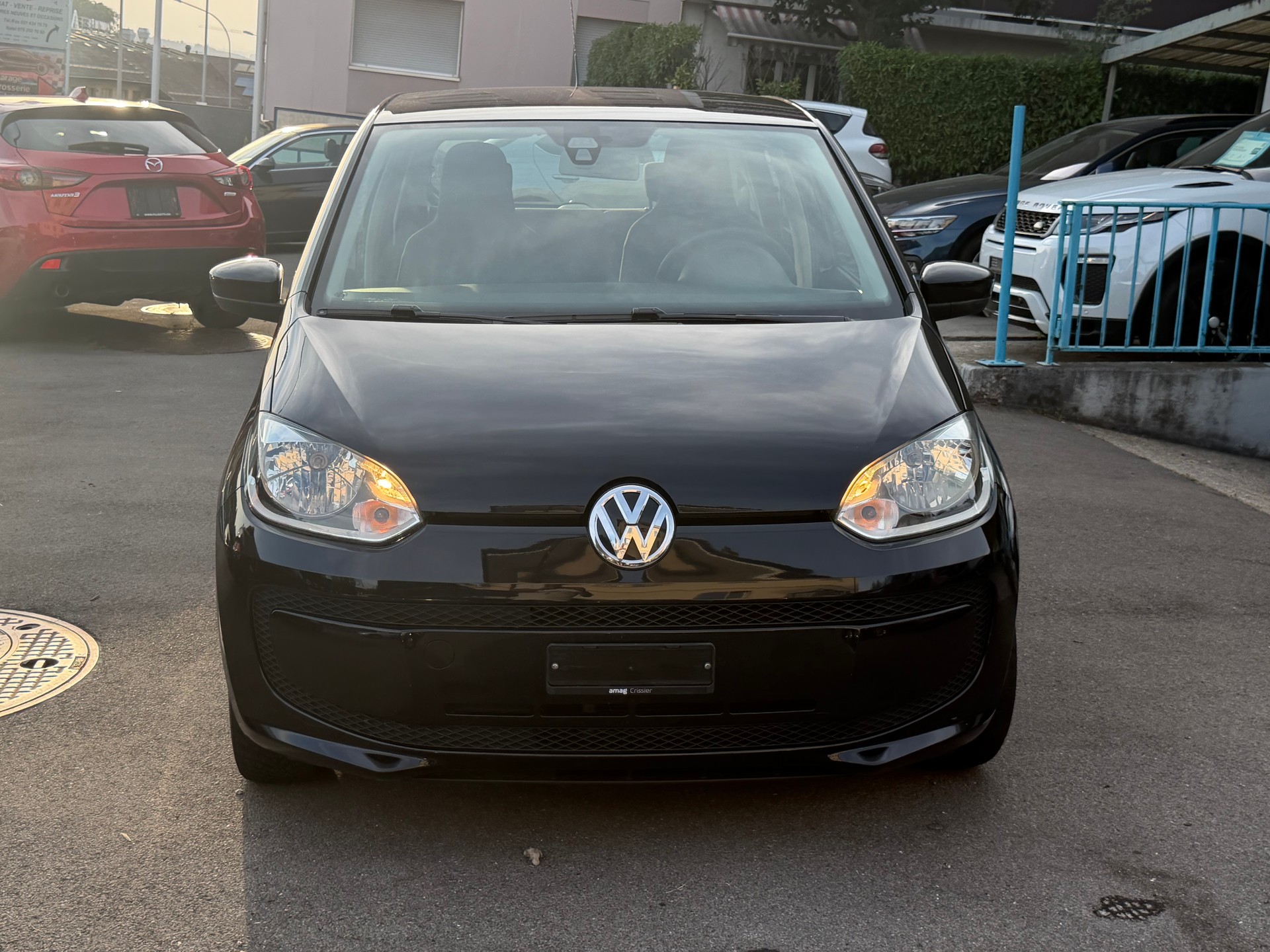 VW Up 1.0 BMT black up-image-0