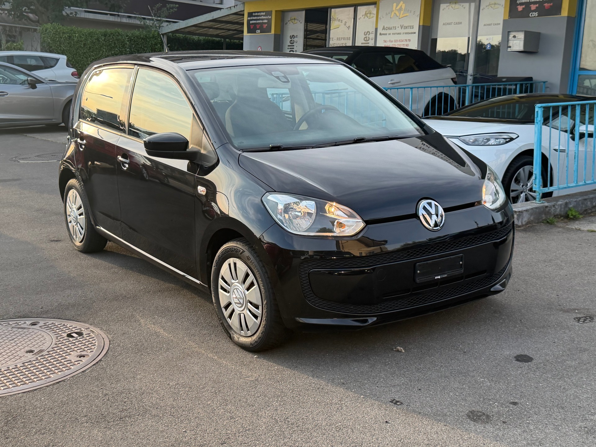 VW Up 1.0 BMT black up-image-2