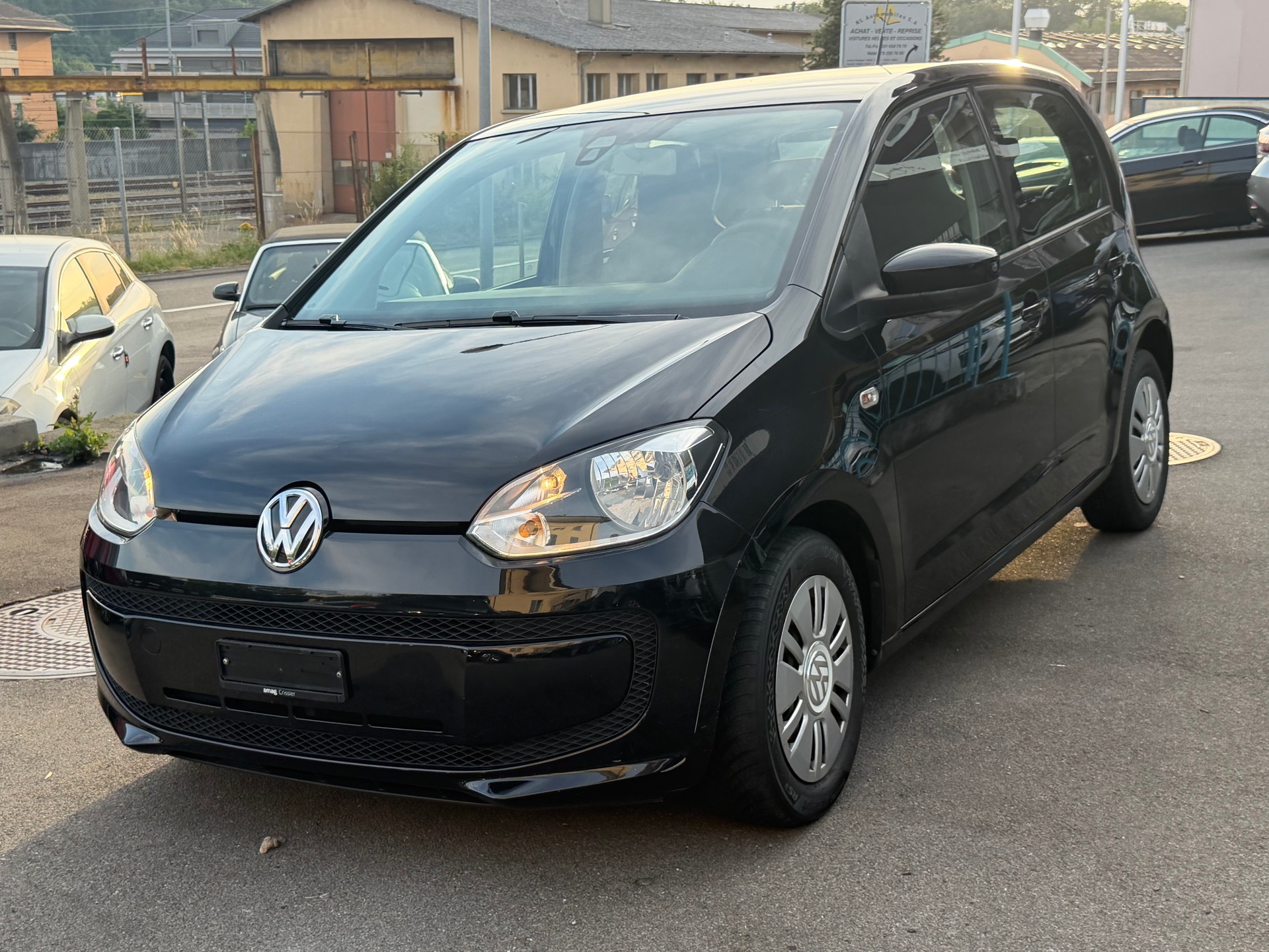 VW Up 1.0 BMT black up-image-1