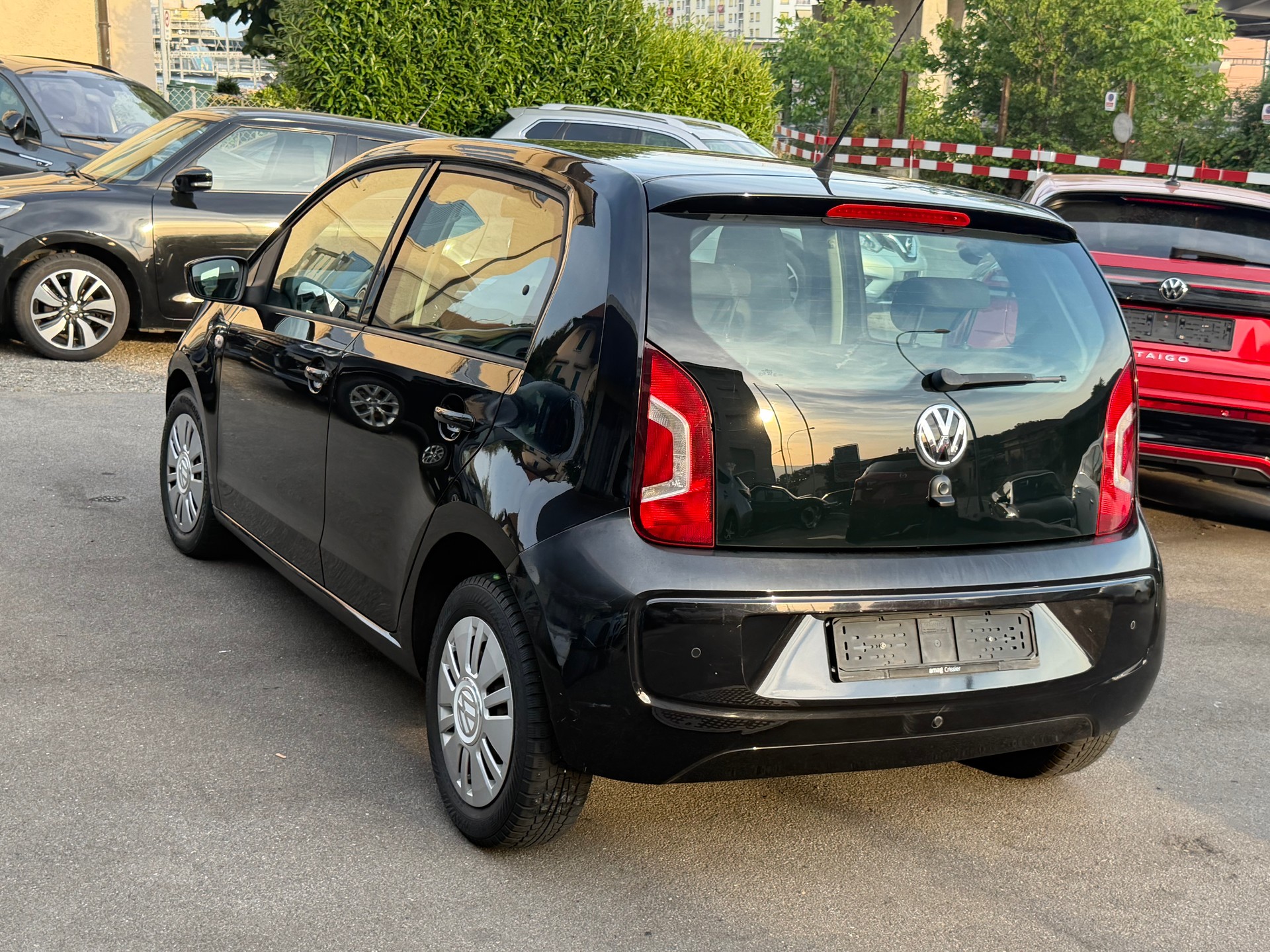 VW Up 1.0 BMT black up-image-3