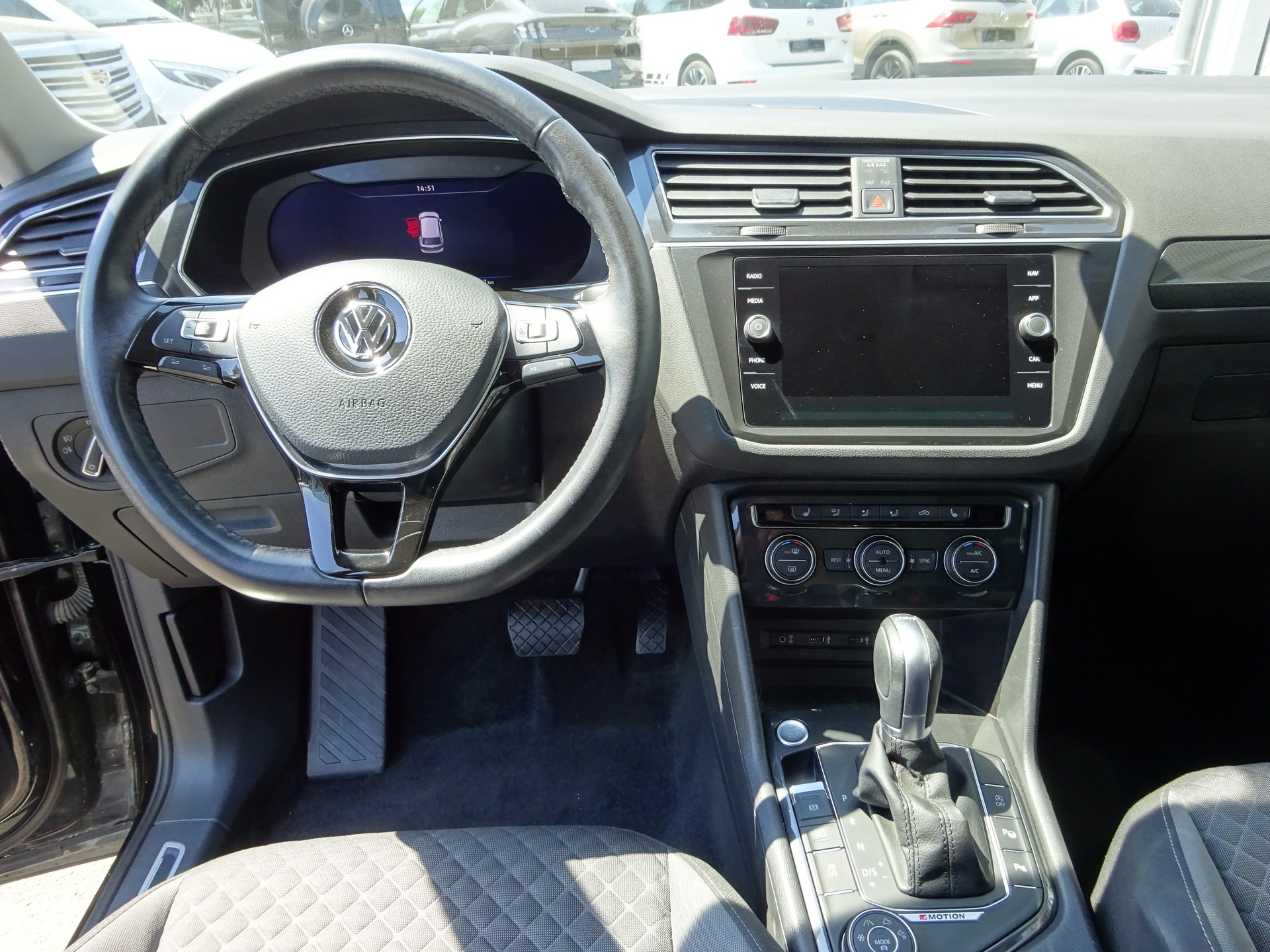 VW Tiguan 2.0 TDI SCR Comfortline 4Motion DSG-image-8