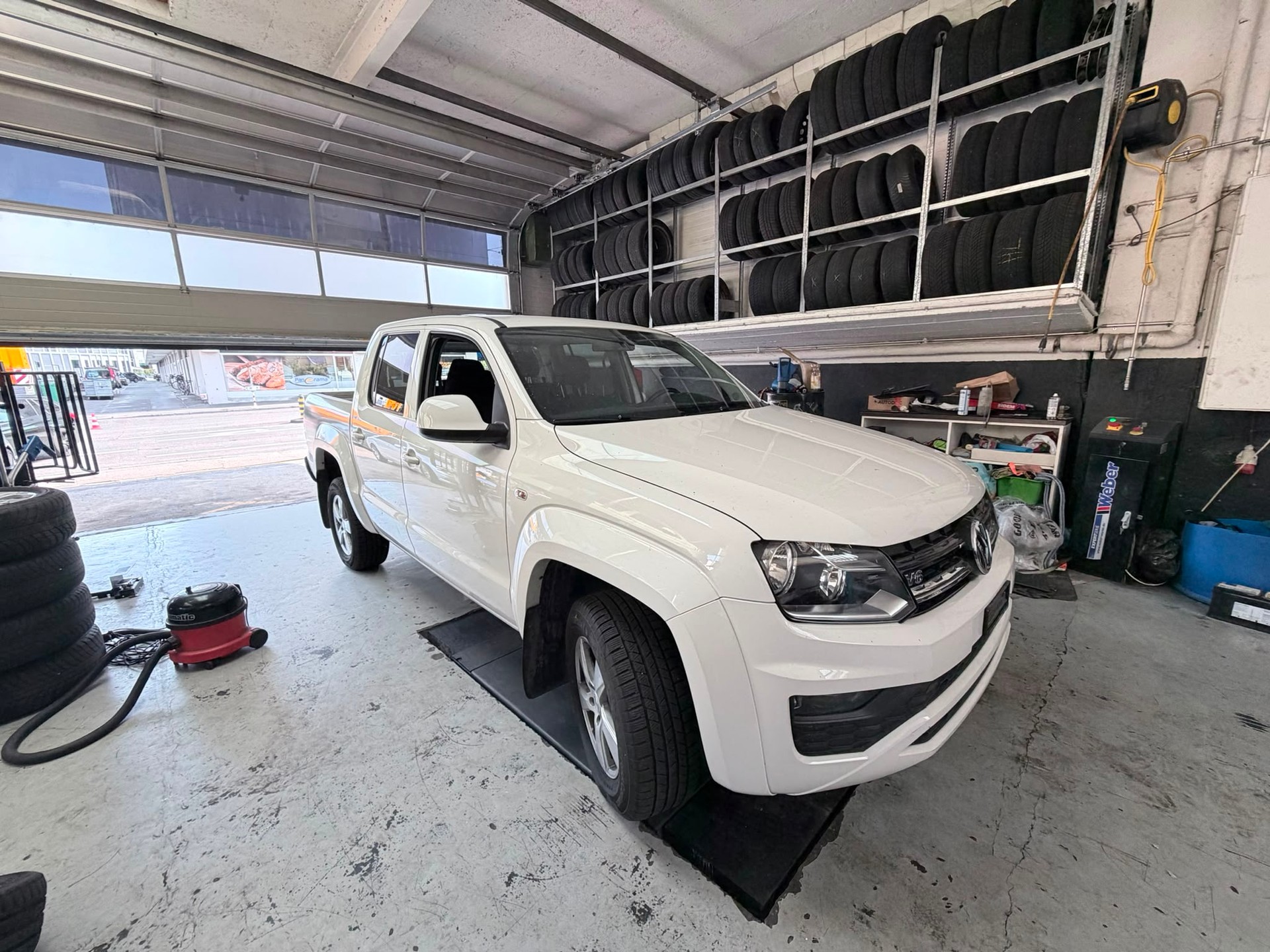 VW Amarok 3.0TDI Comfortline 4Motion Automatic-image-1
