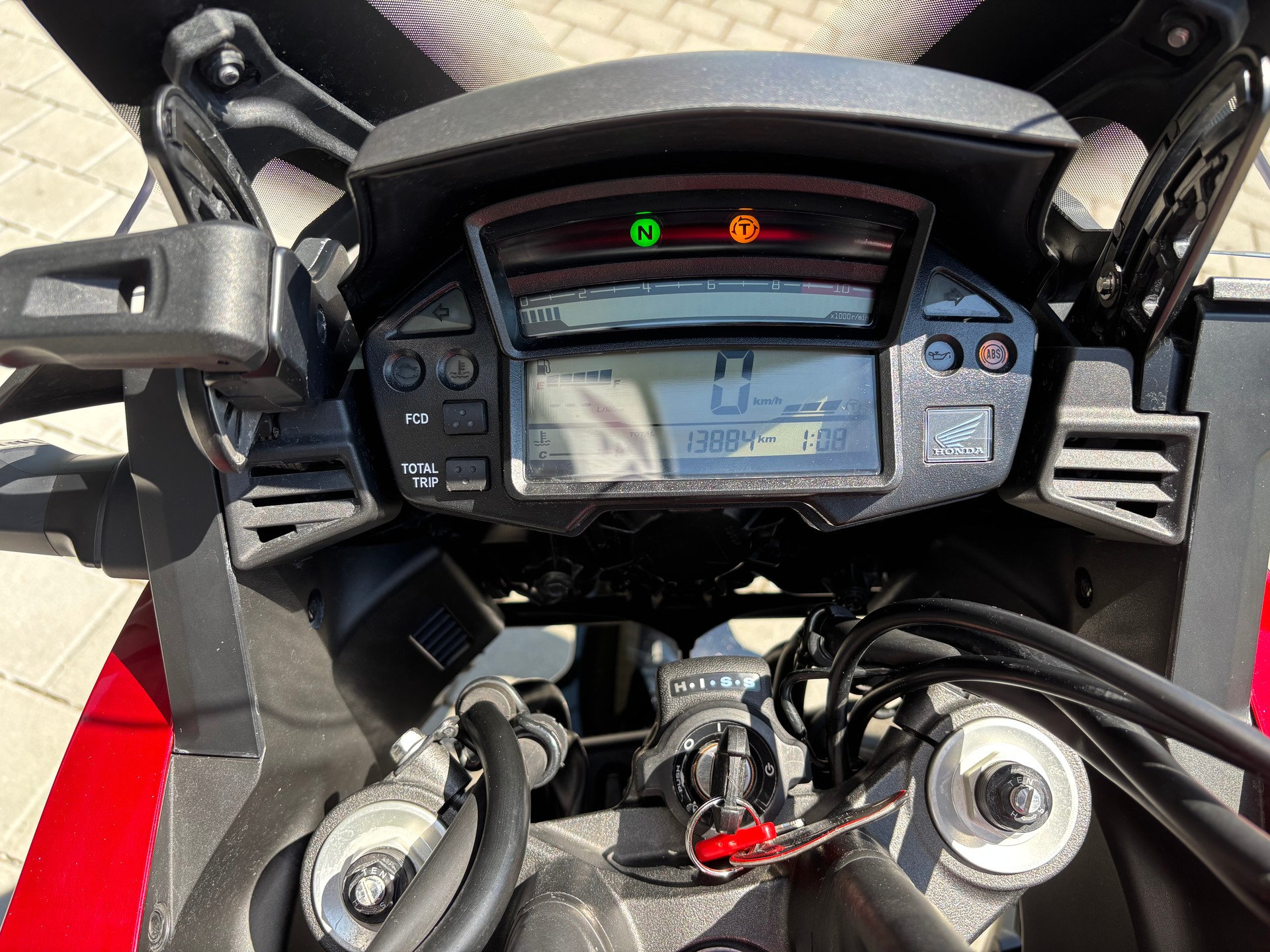 HONDA VFR 1200 X-image-4