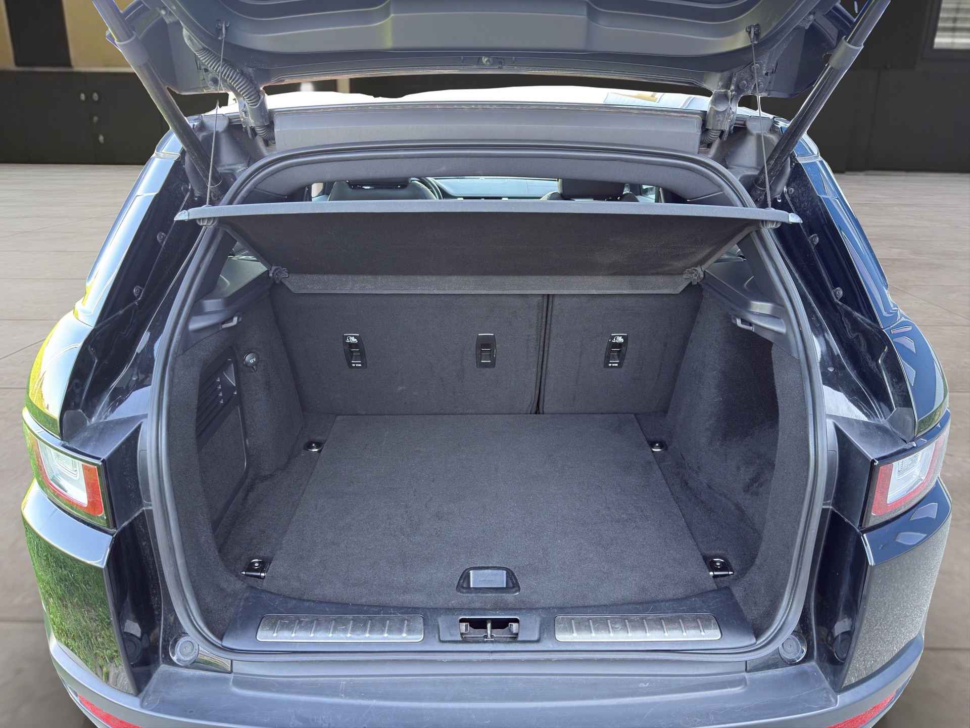 LAND ROVER Range Rover Evoque 2.0 Si4 HSE Dynamic AT9-image-14