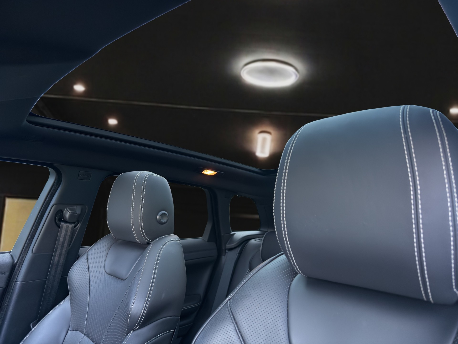 LAND ROVER Range Rover Evoque 2.0 Si4 HSE Dynamic AT9-image-12