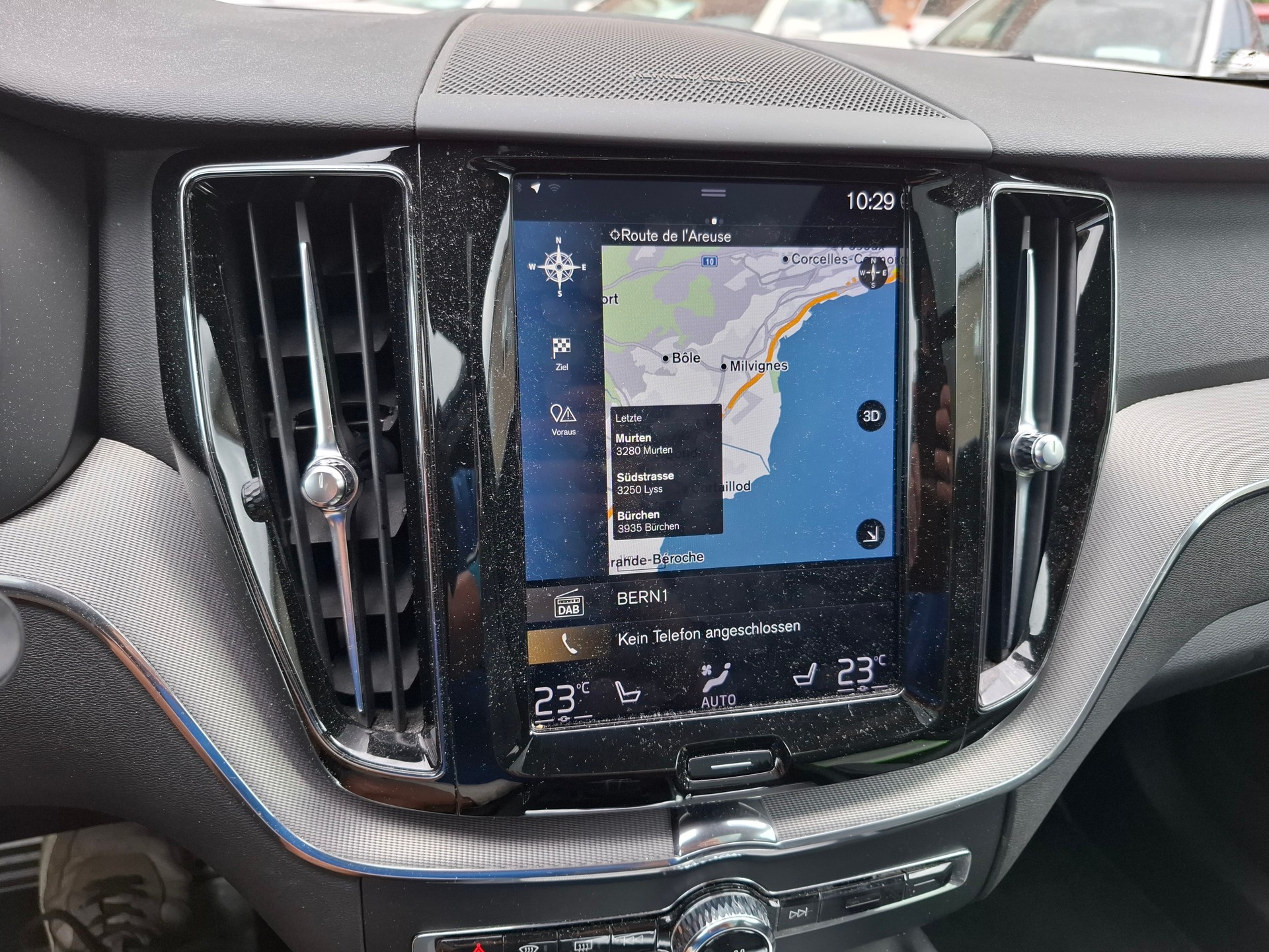 VOLVO XC60 T8 eAWD R-Design Geartronic-image-11