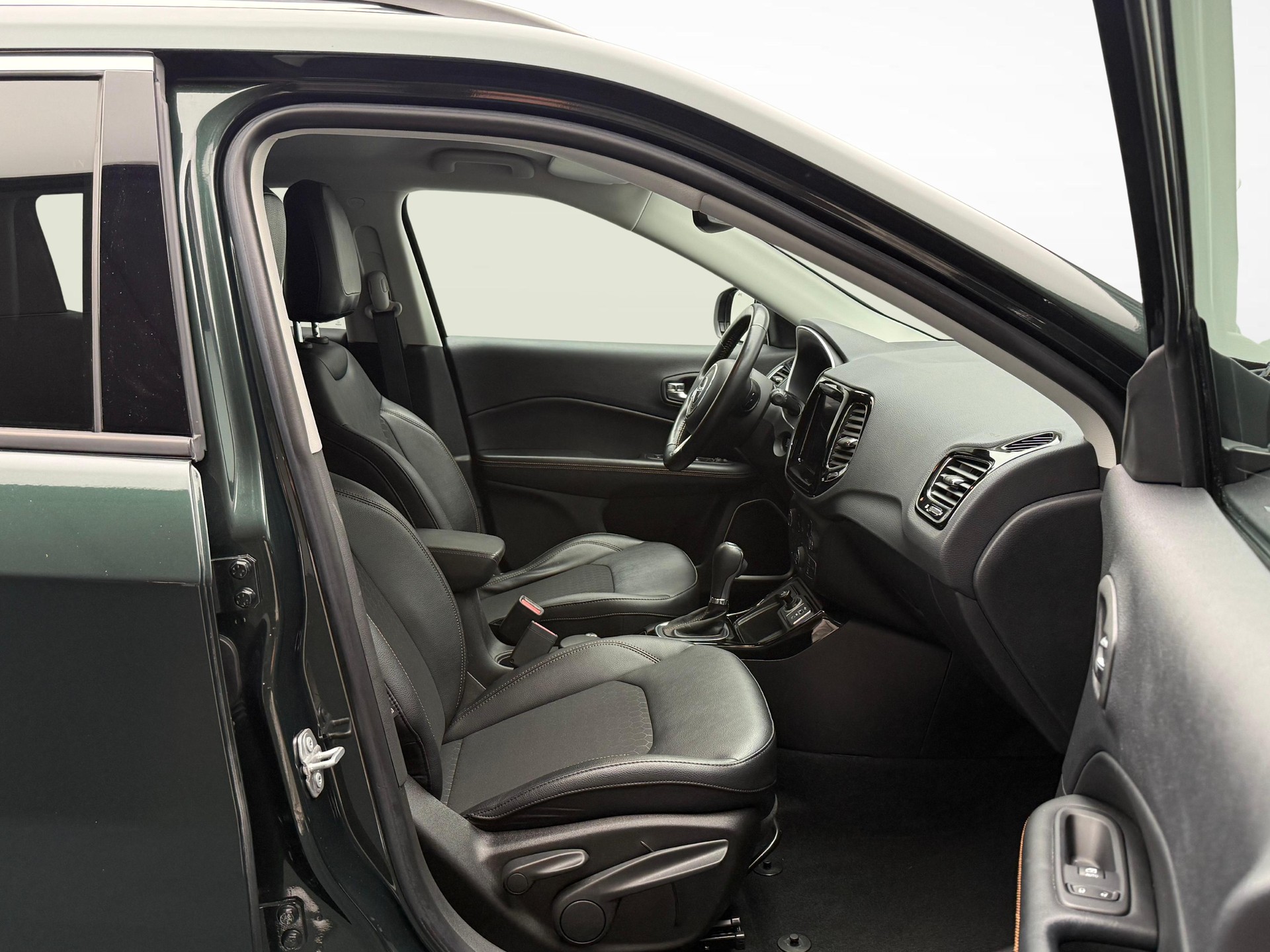 JEEP Compass 1.3 Turbo Limited-image-9