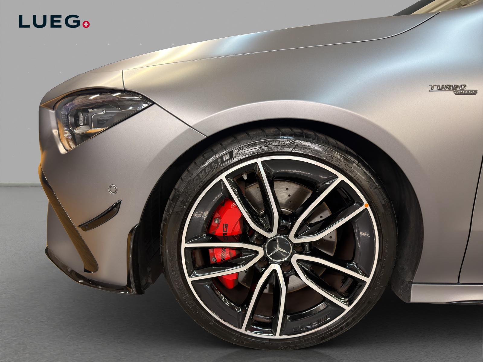 MERCEDES-BENZ CLA 35 4M - AMG / DISTRONIC / Rückfahrkamera / Panorama-Dach-image-6