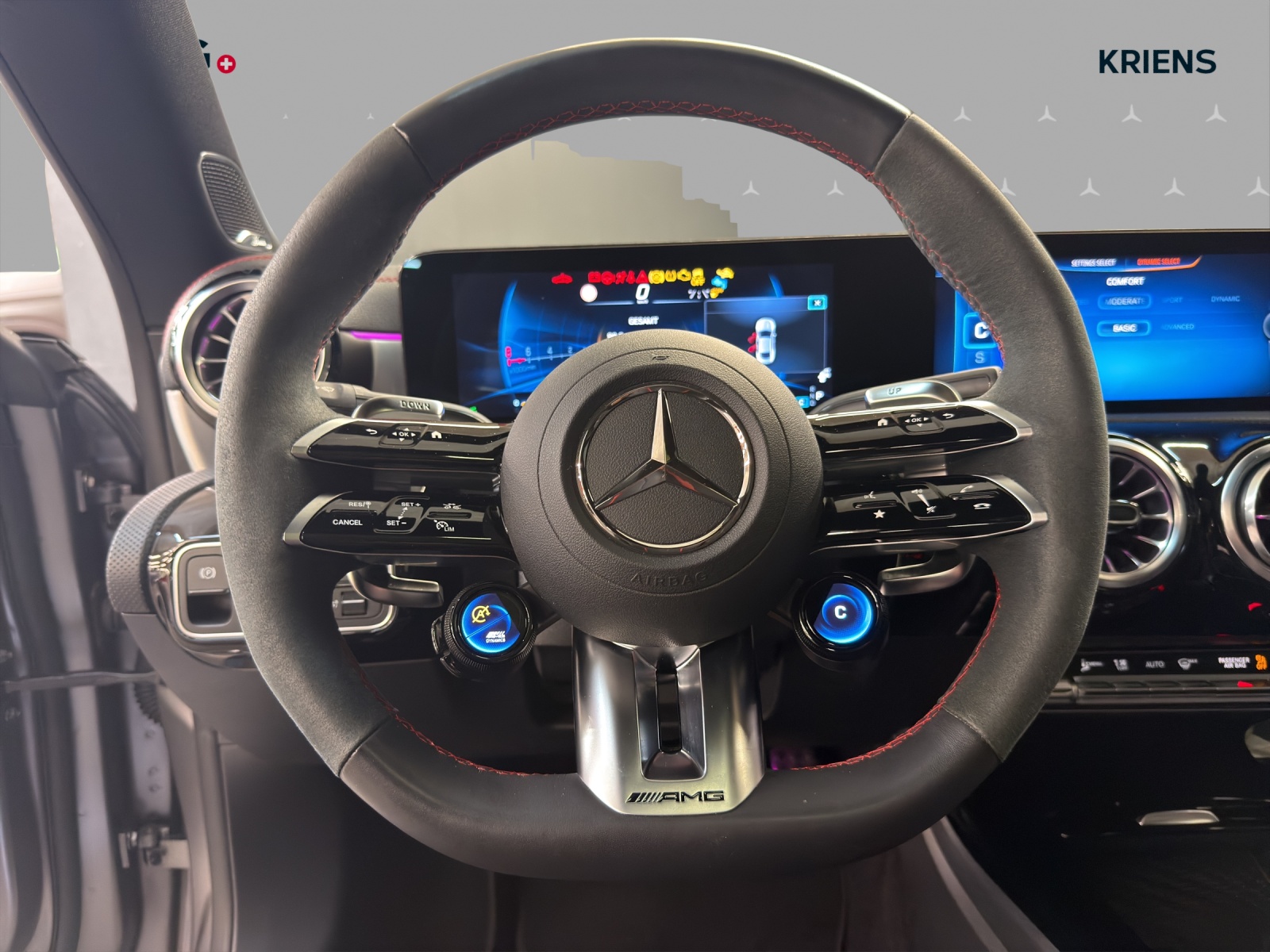 MERCEDES-BENZ CLA 35 4M - AMG / DISTRONIC / Rückfahrkamera / Panorama-Dach-image-9