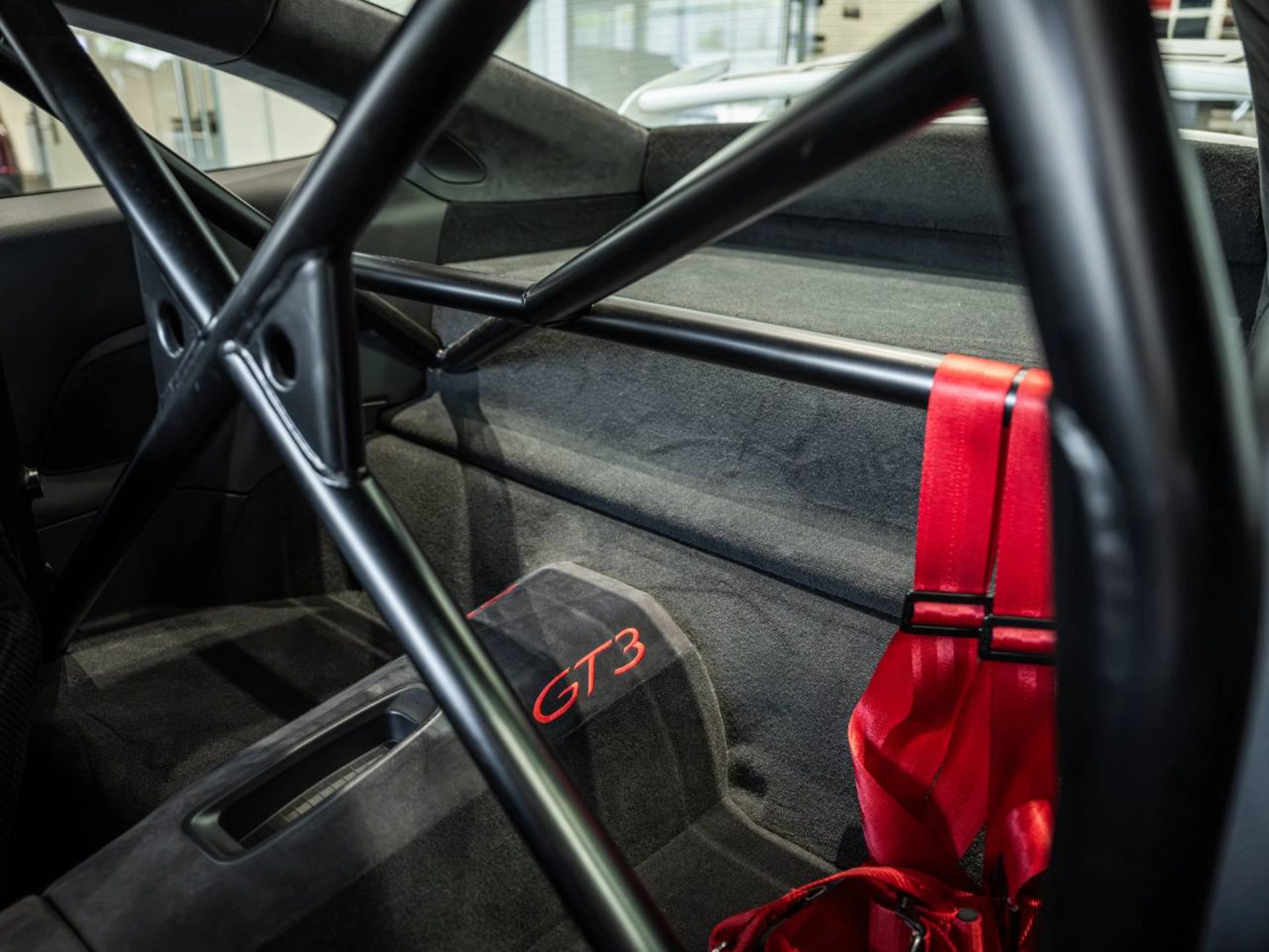 PORSCHE 911 GT3-image-15