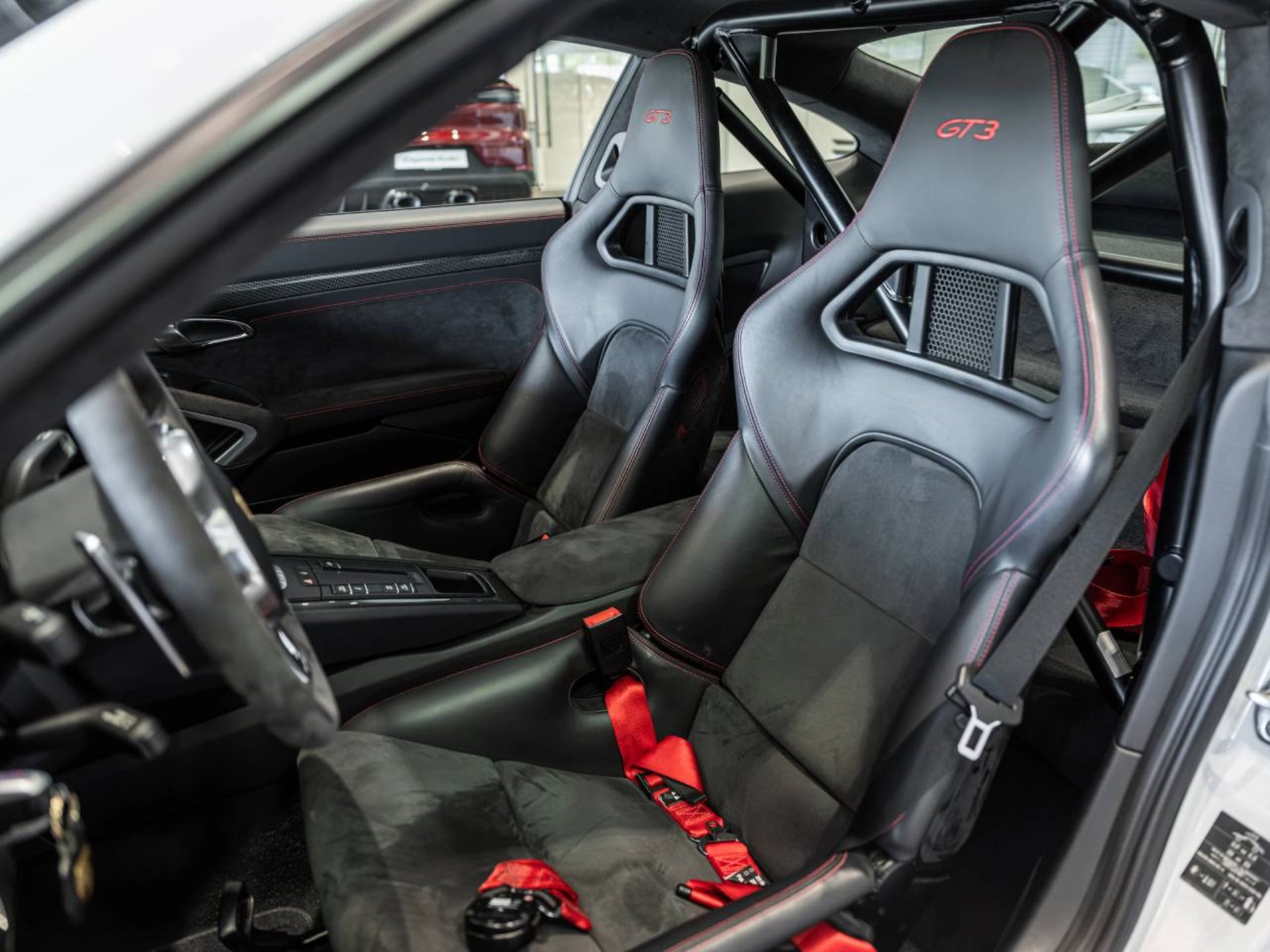 PORSCHE 911 GT3-image-4