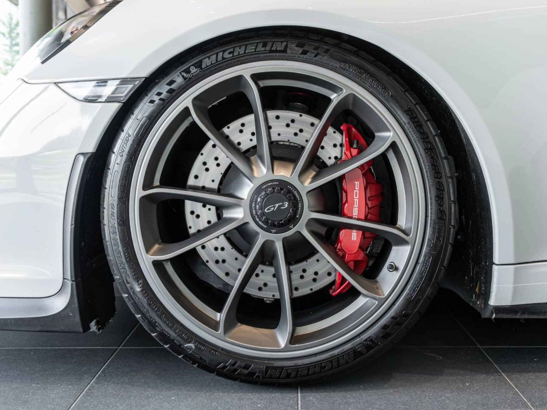 PORSCHE 911 GT3-image-28