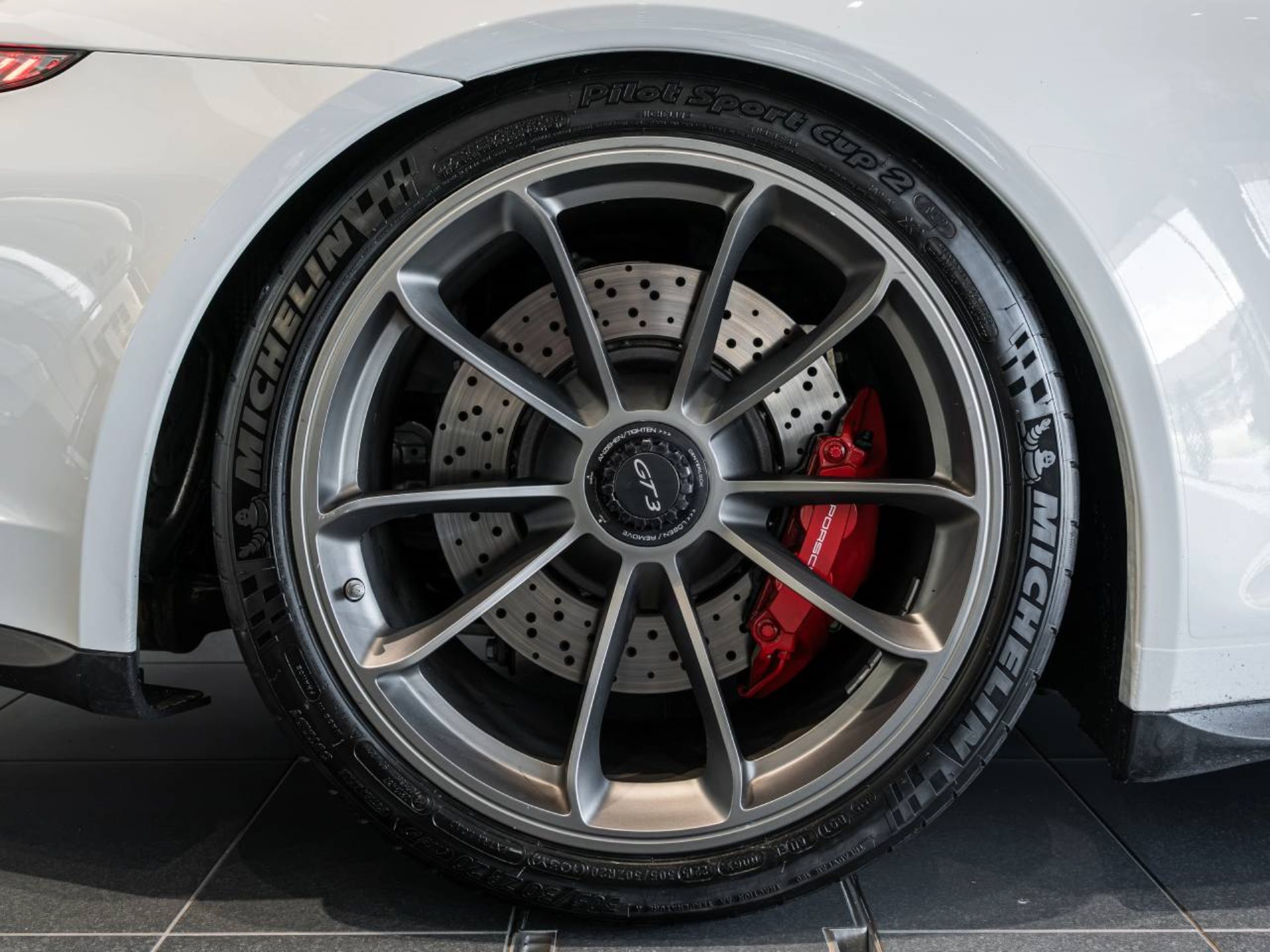 PORSCHE 911 GT3-image-30