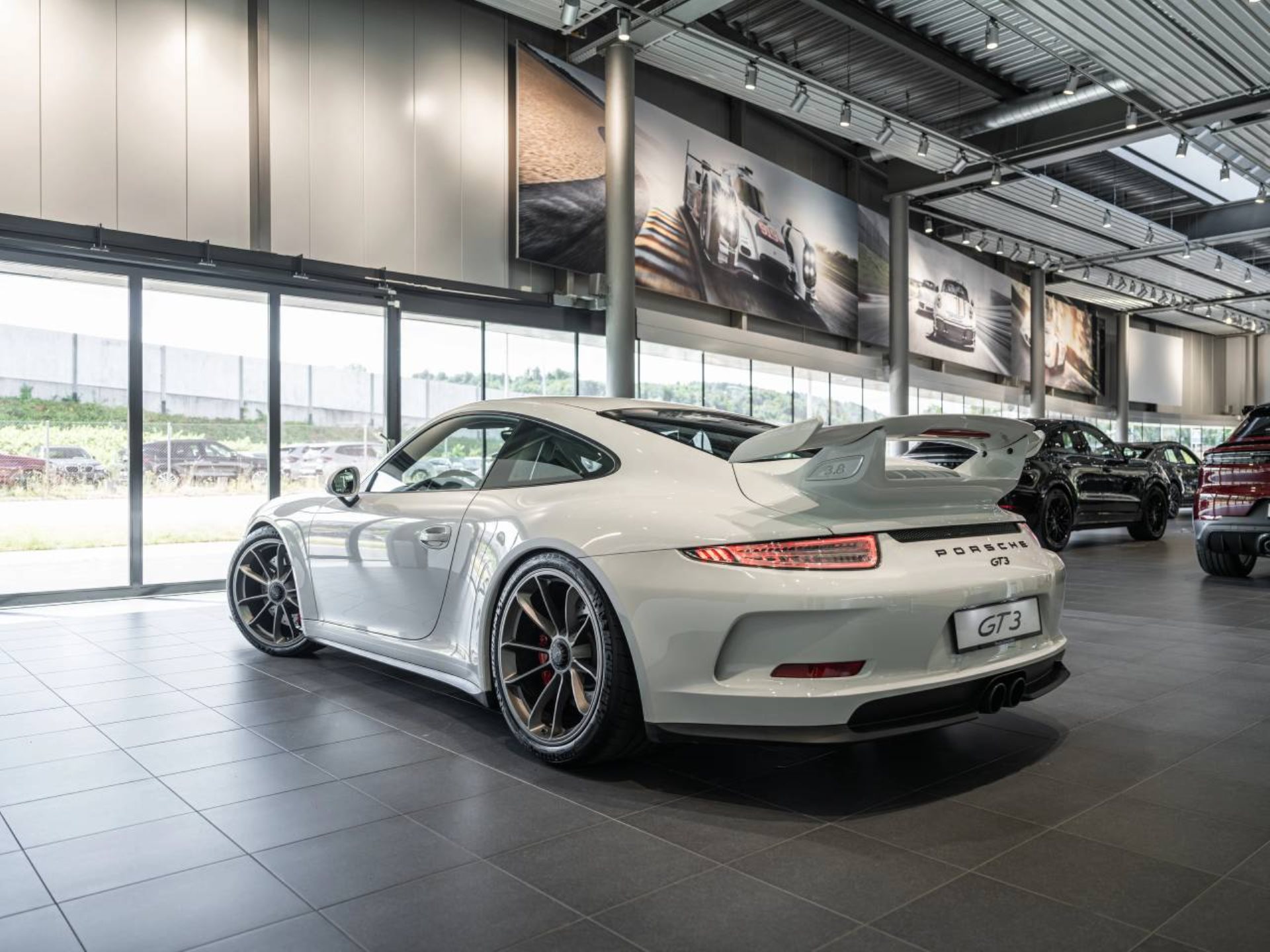 PORSCHE 911 GT3-image-6