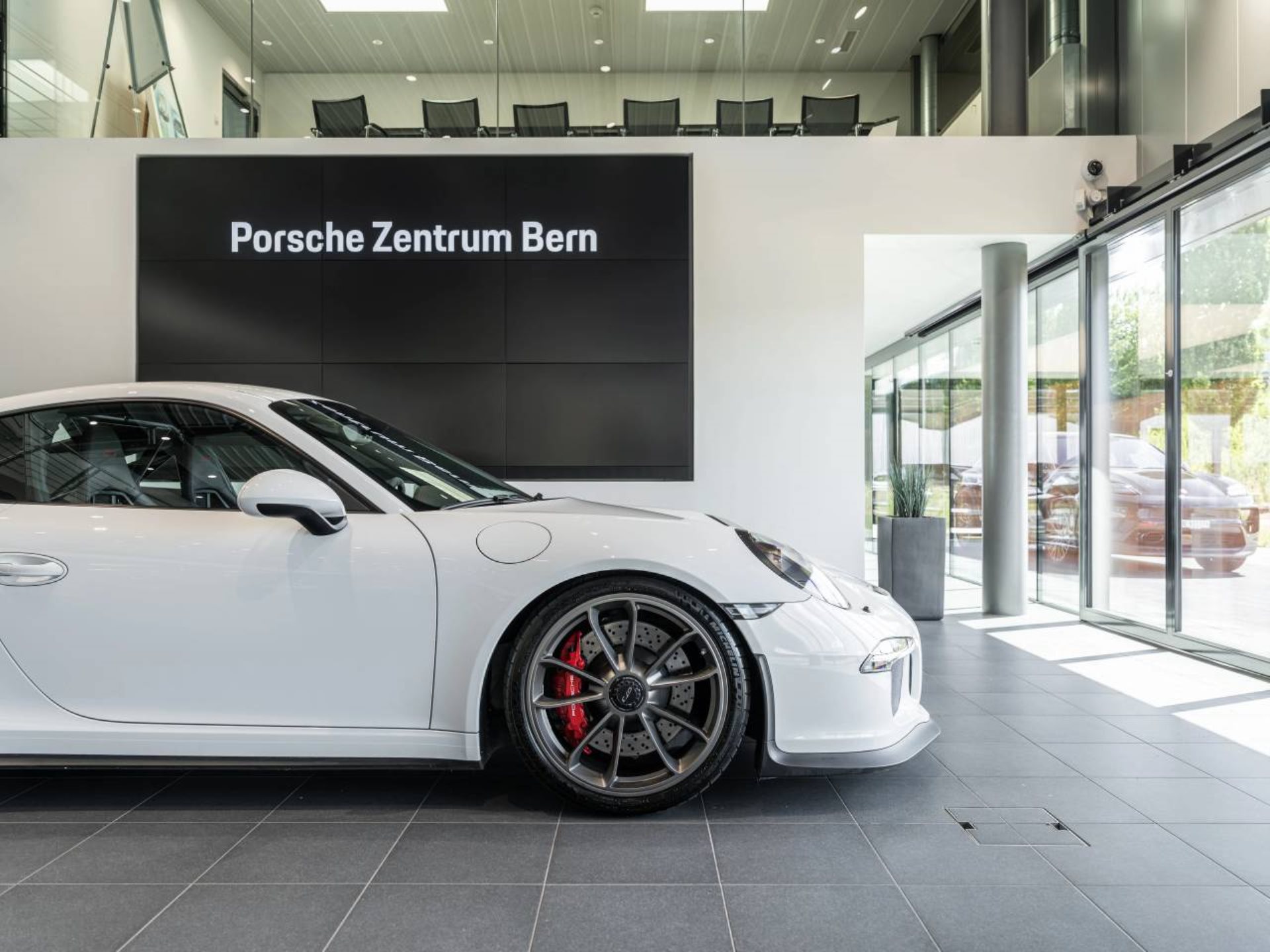 PORSCHE 911 GT3-image-11
