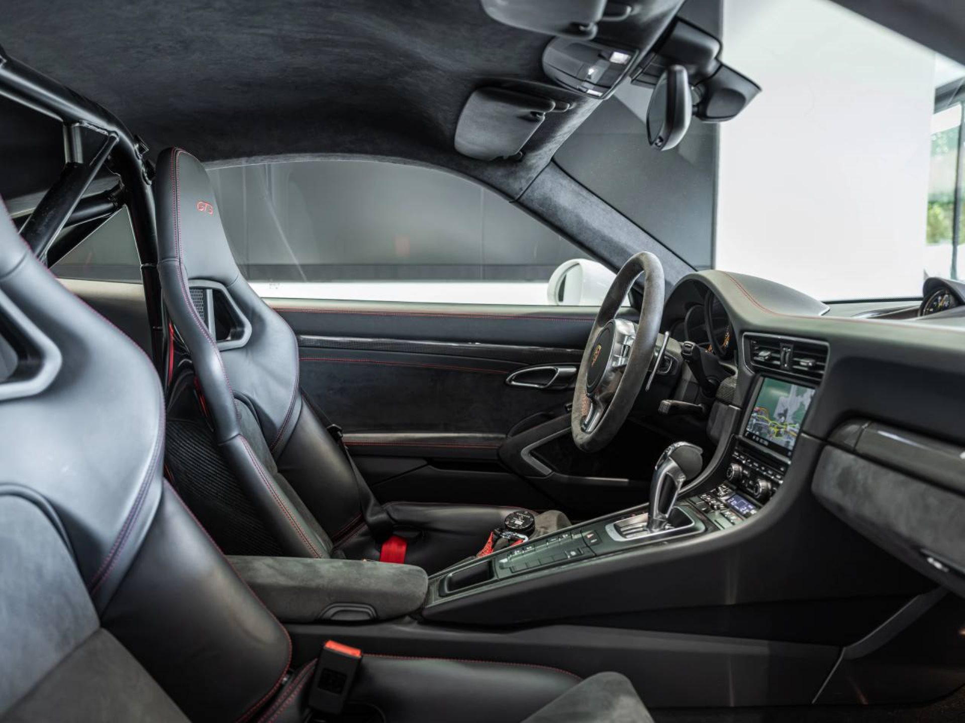 PORSCHE 911 GT3-image-3