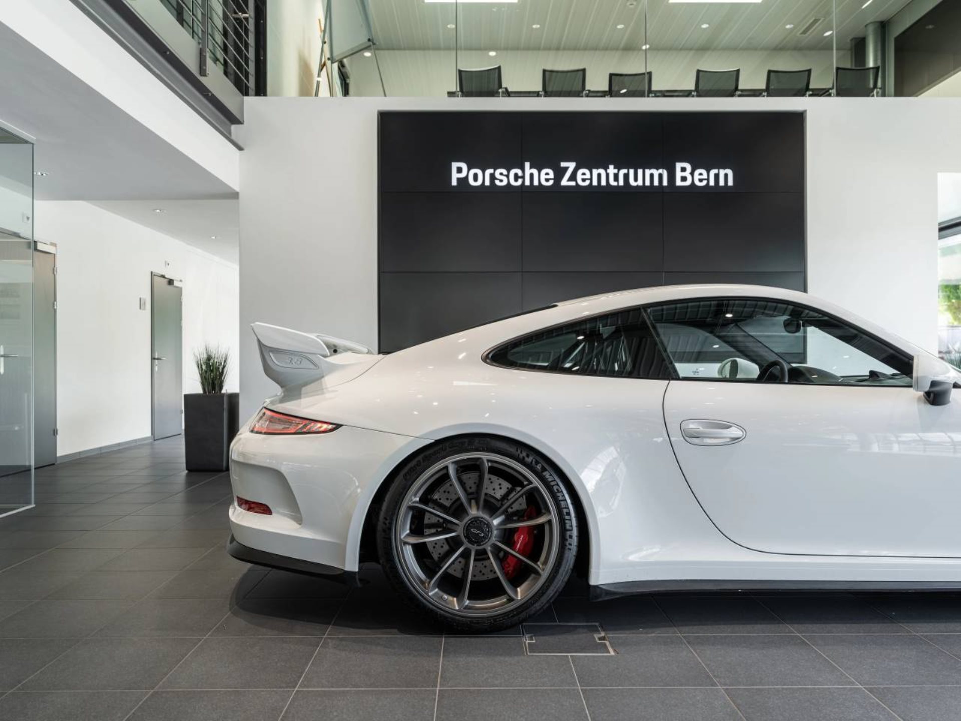 PORSCHE 911 GT3-image-10