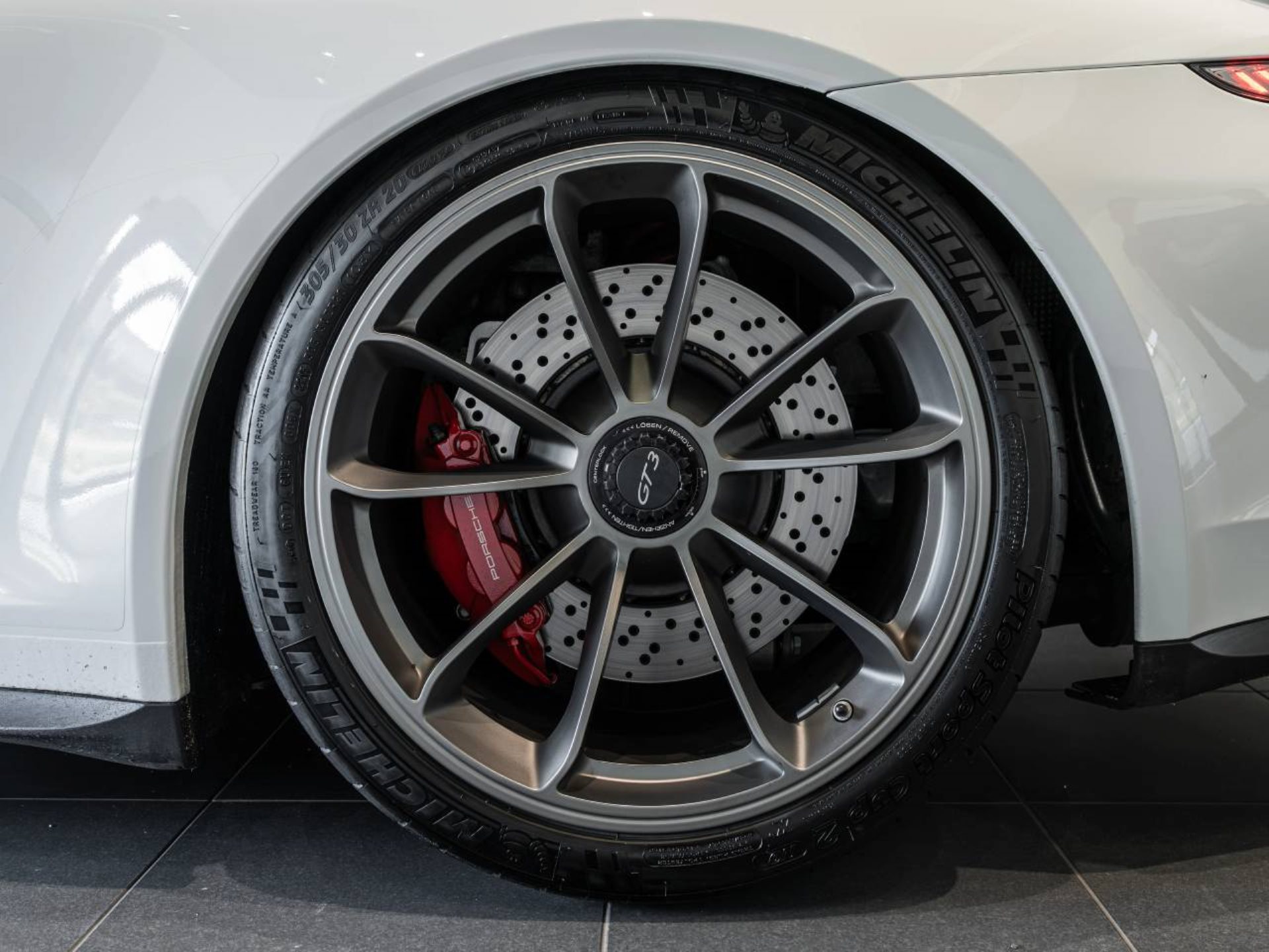 PORSCHE 911 GT3-image-27