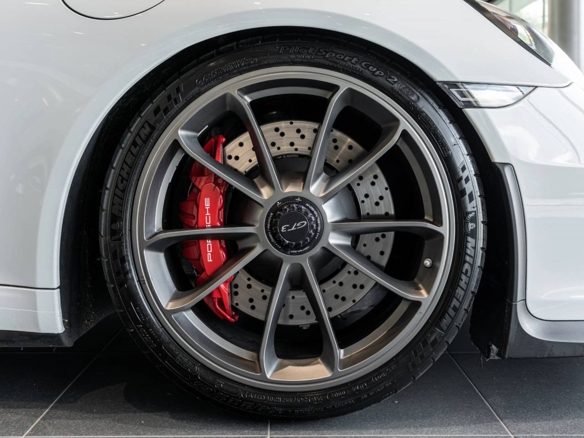 PORSCHE 911 GT3-image-29