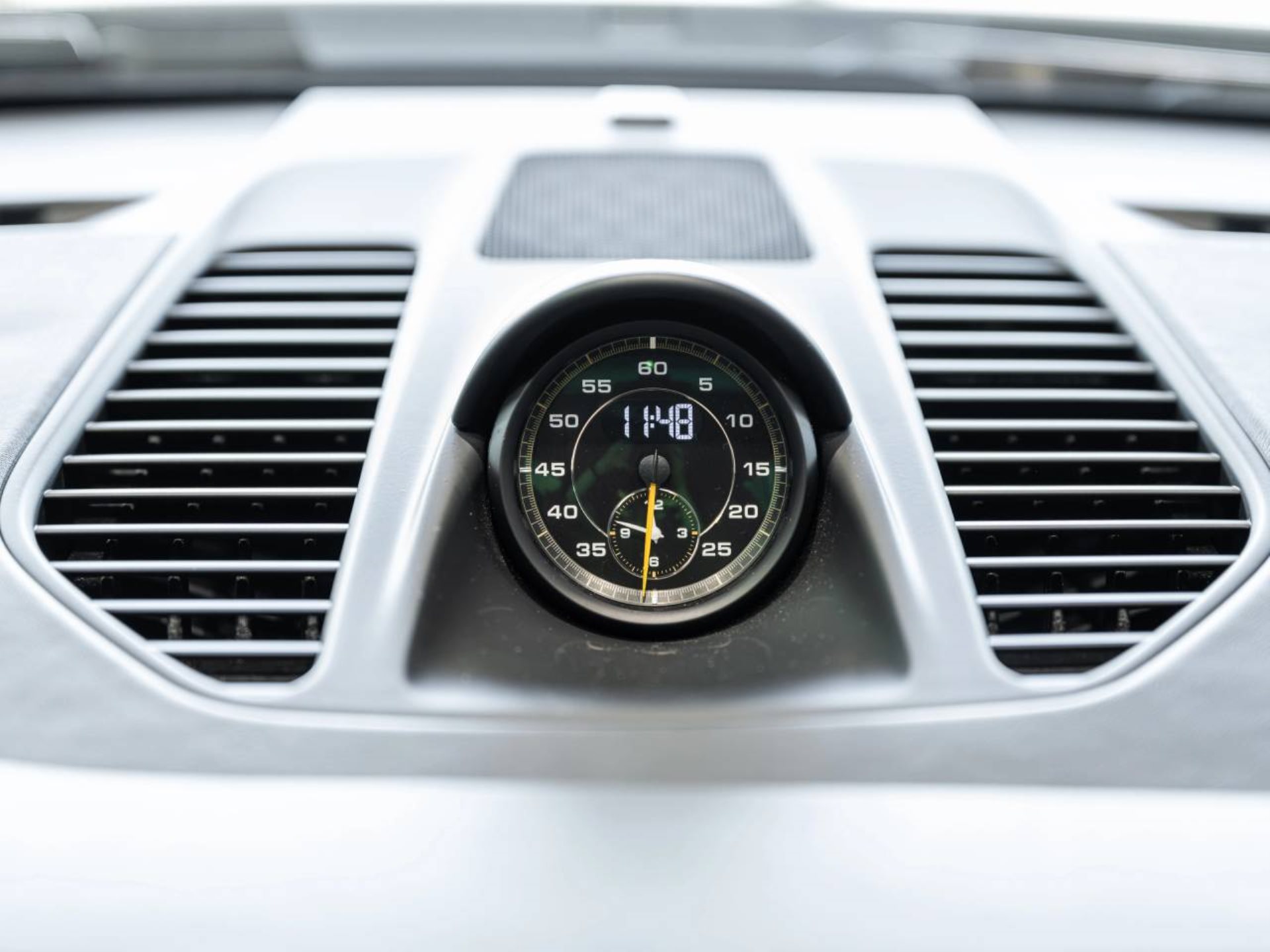 PORSCHE 911 GT3-image-31