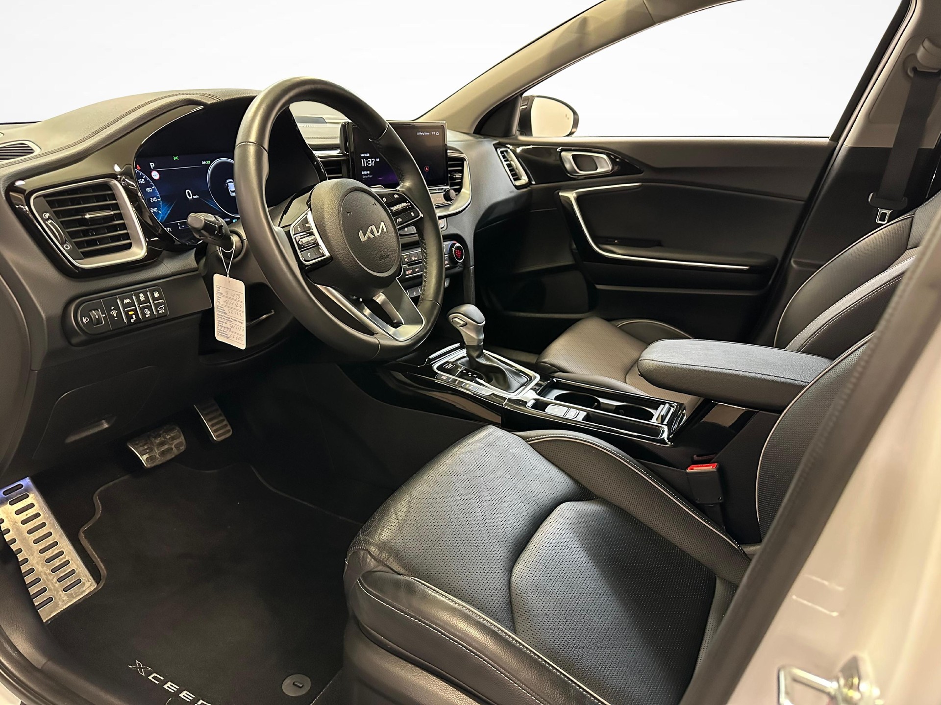 KIA XCeed 1.6 GDi Plug-in Hybrid Style-showroom-element-3
