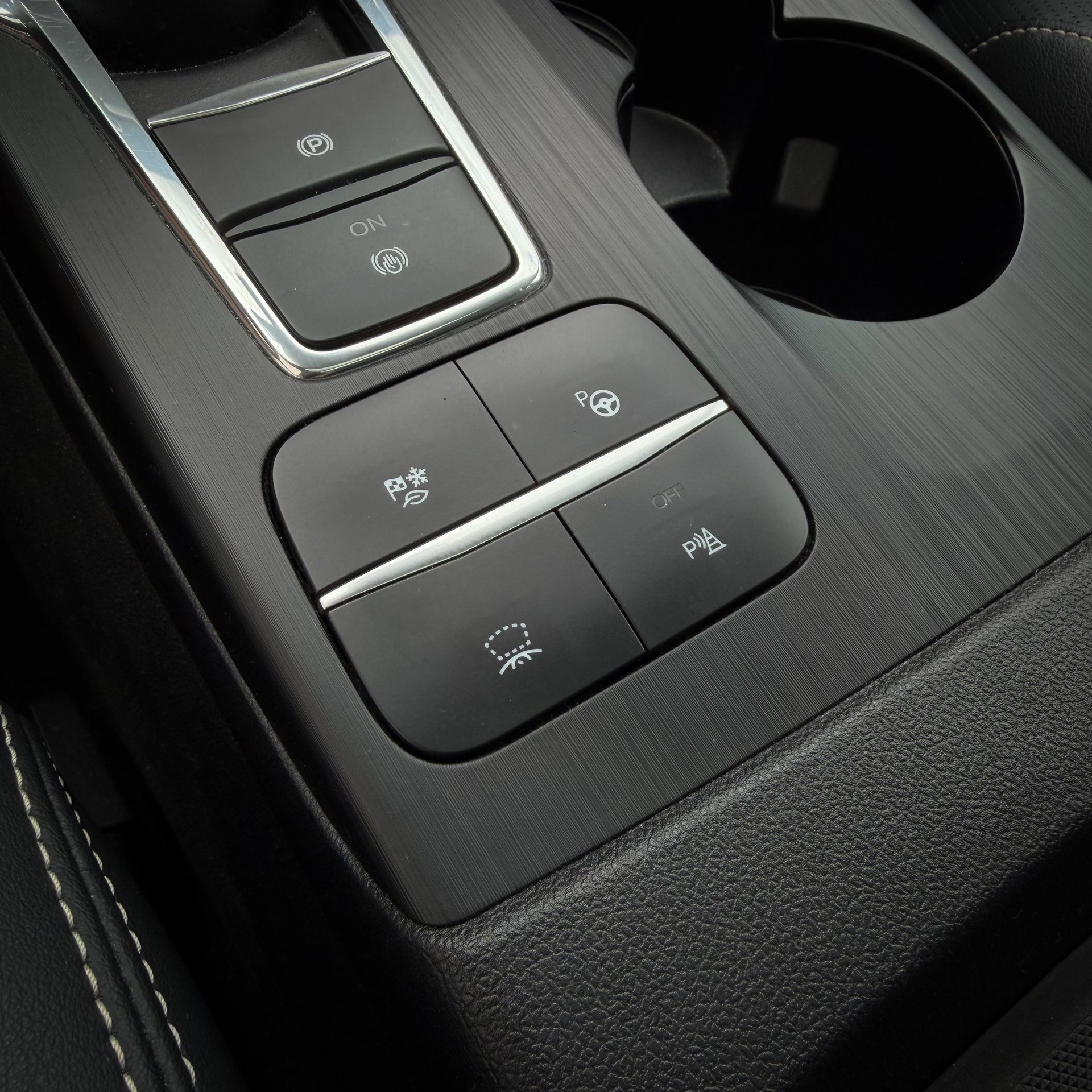 FORD Kuga 2.5 Hybrid Vignale 4x4-image-9