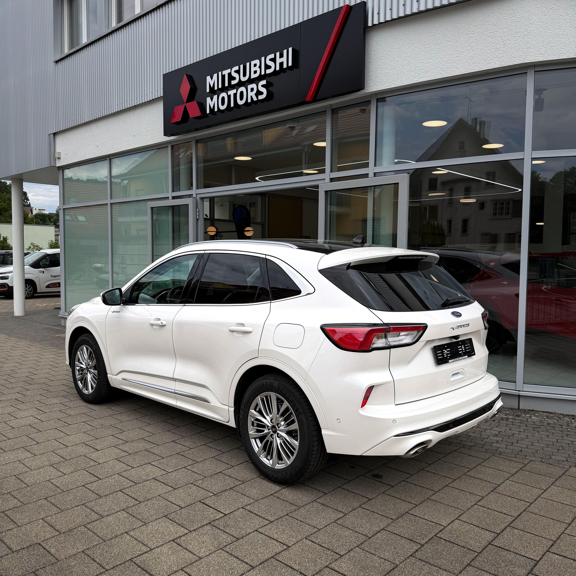 FORD Kuga 2.5 Hybrid Vignale 4x4-image-1