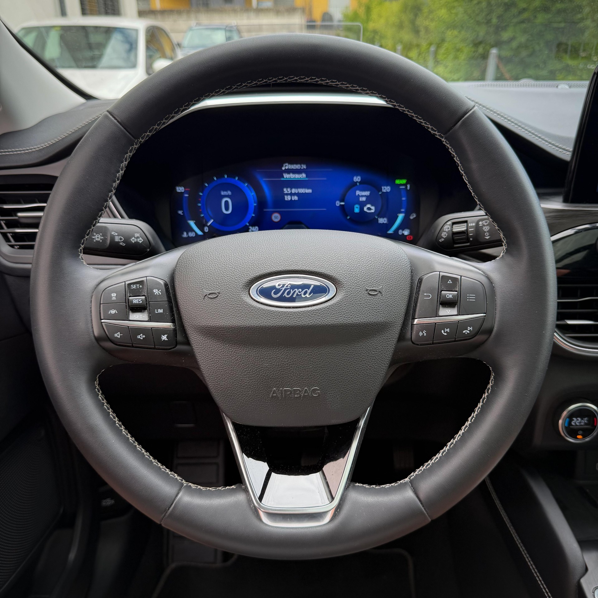 FORD Kuga 2.5 Hybrid Vignale 4x4-image-4