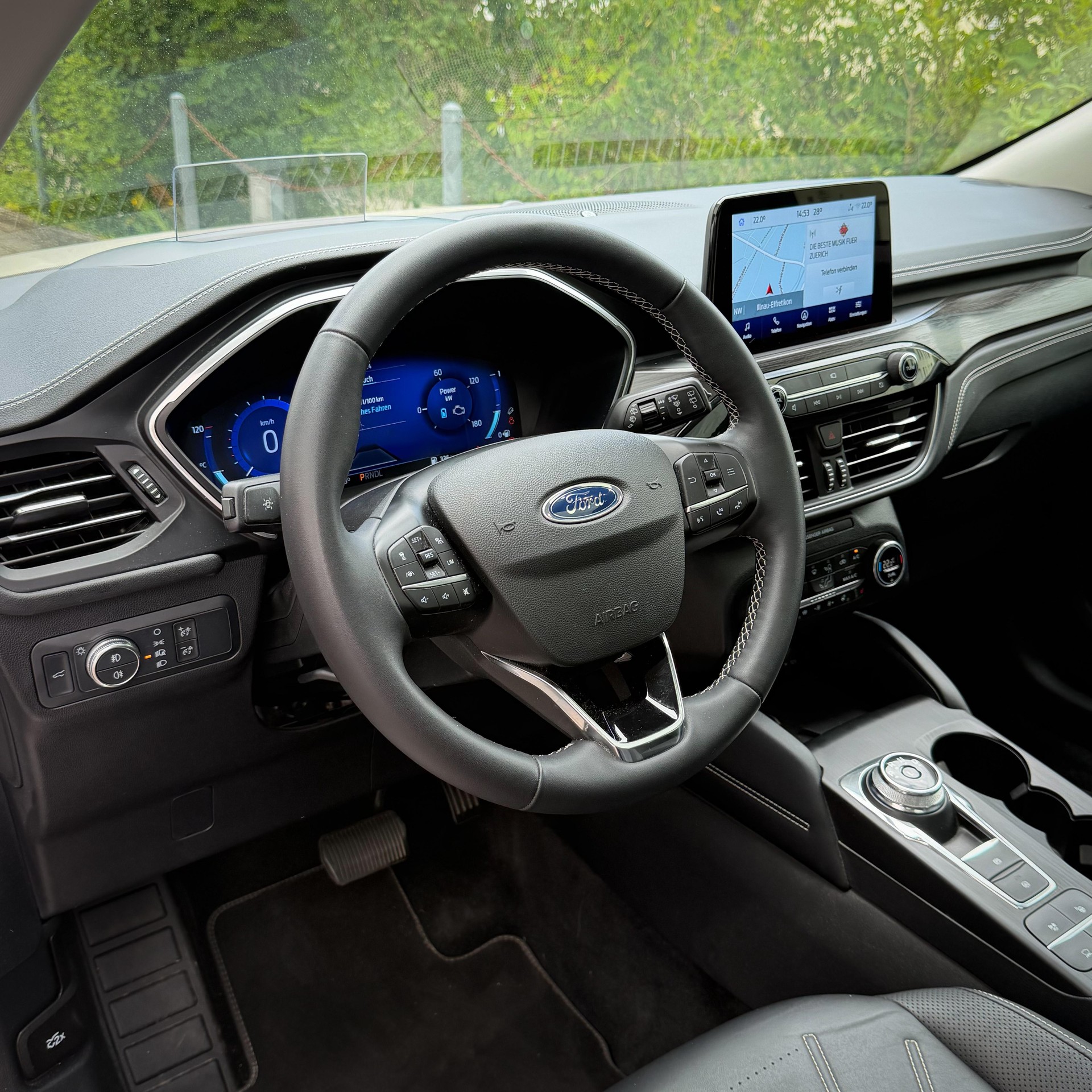 FORD Kuga 2.5 Hybrid Vignale 4x4-image-3