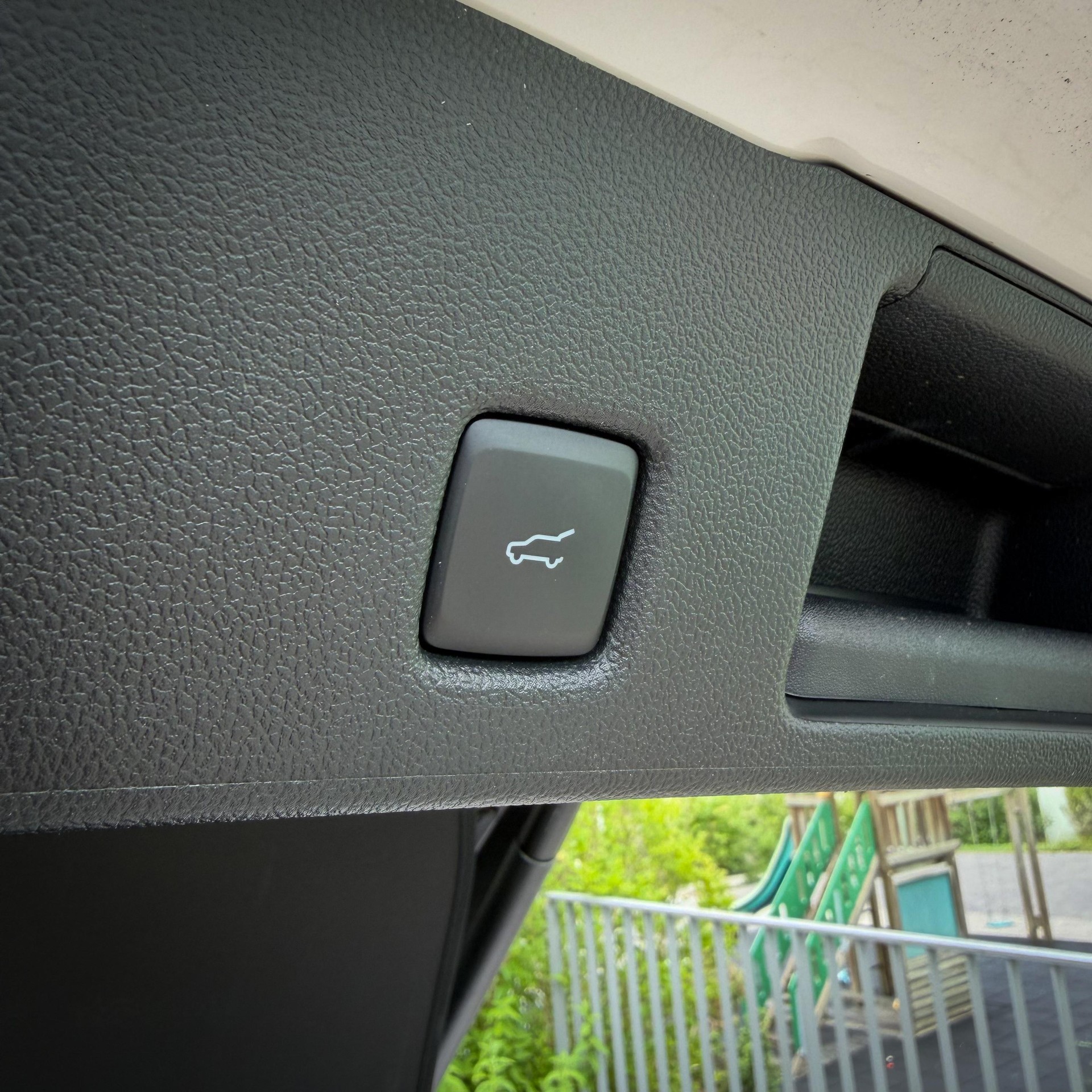 FORD Kuga 2.5 Hybrid Vignale 4x4-image-17