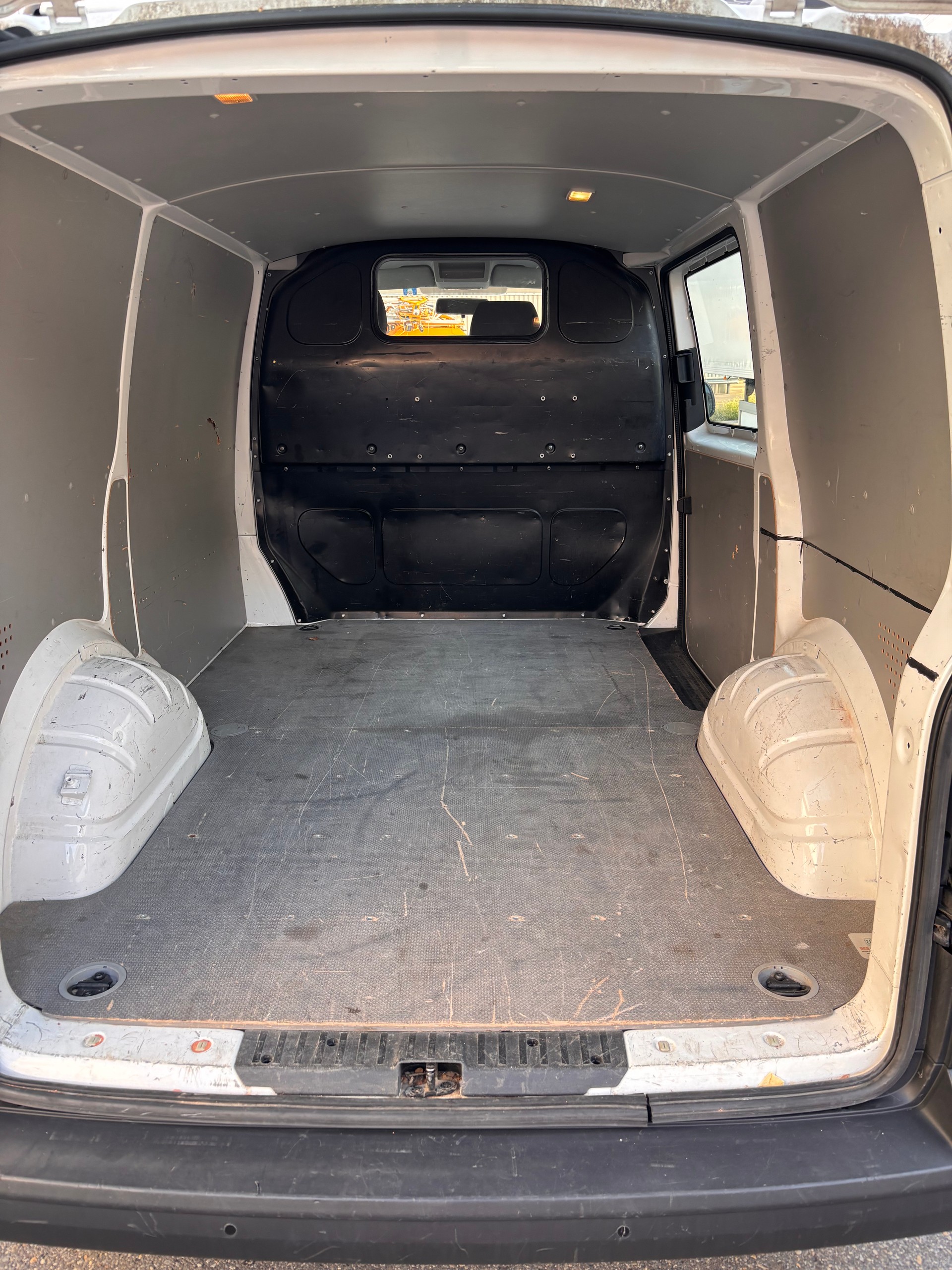 VW T6 2.0 TDI DSG-image-6