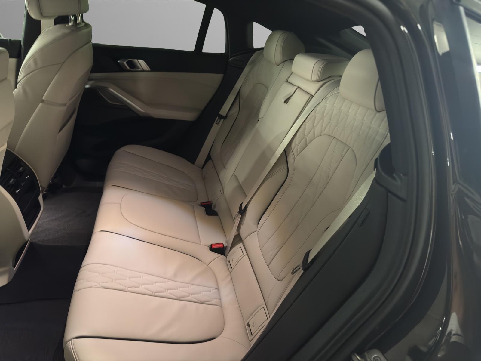 BMW X6 40i xDrive-image-13