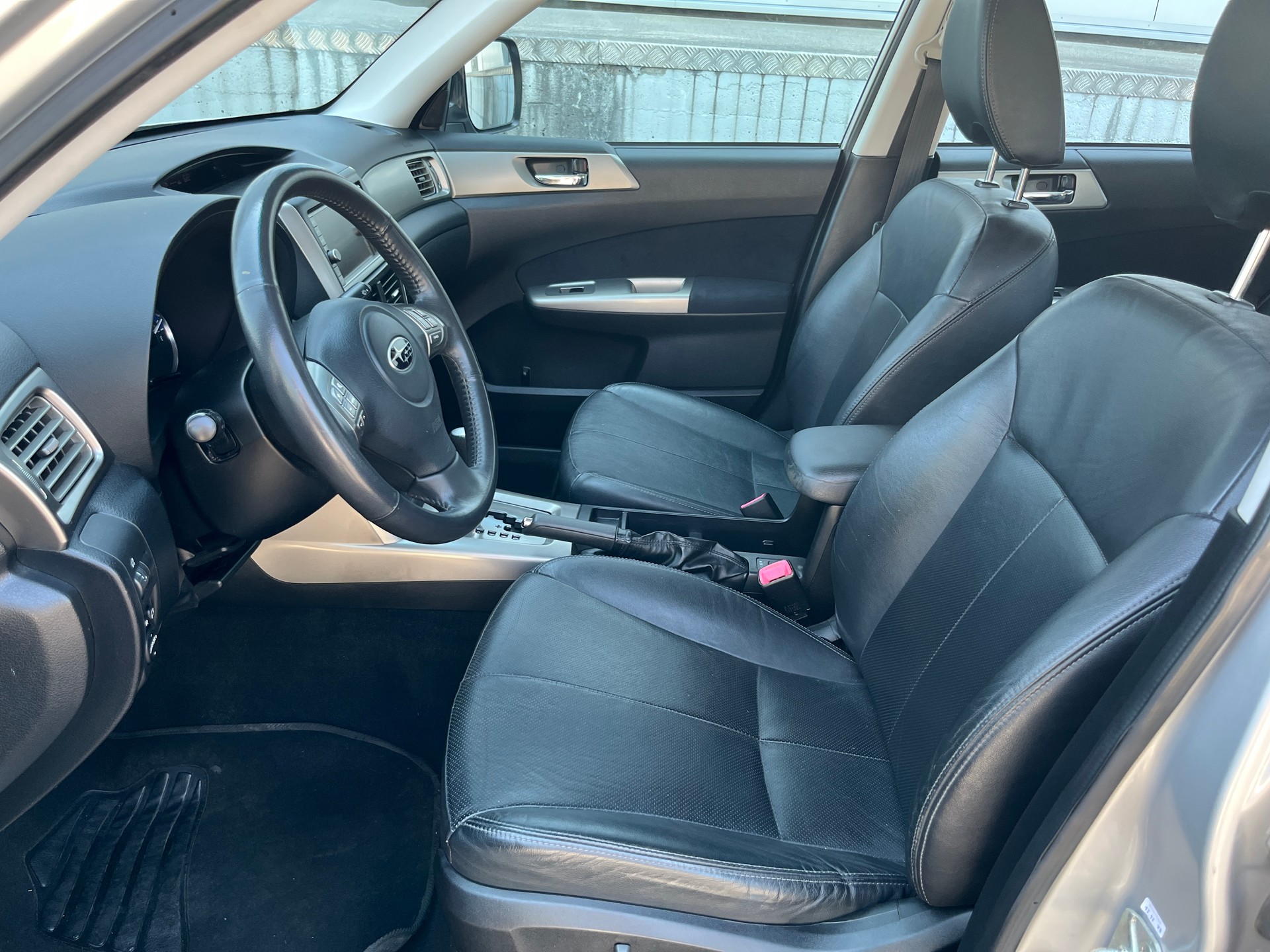 SUBARU Forester 2.0XS Limited-image-9