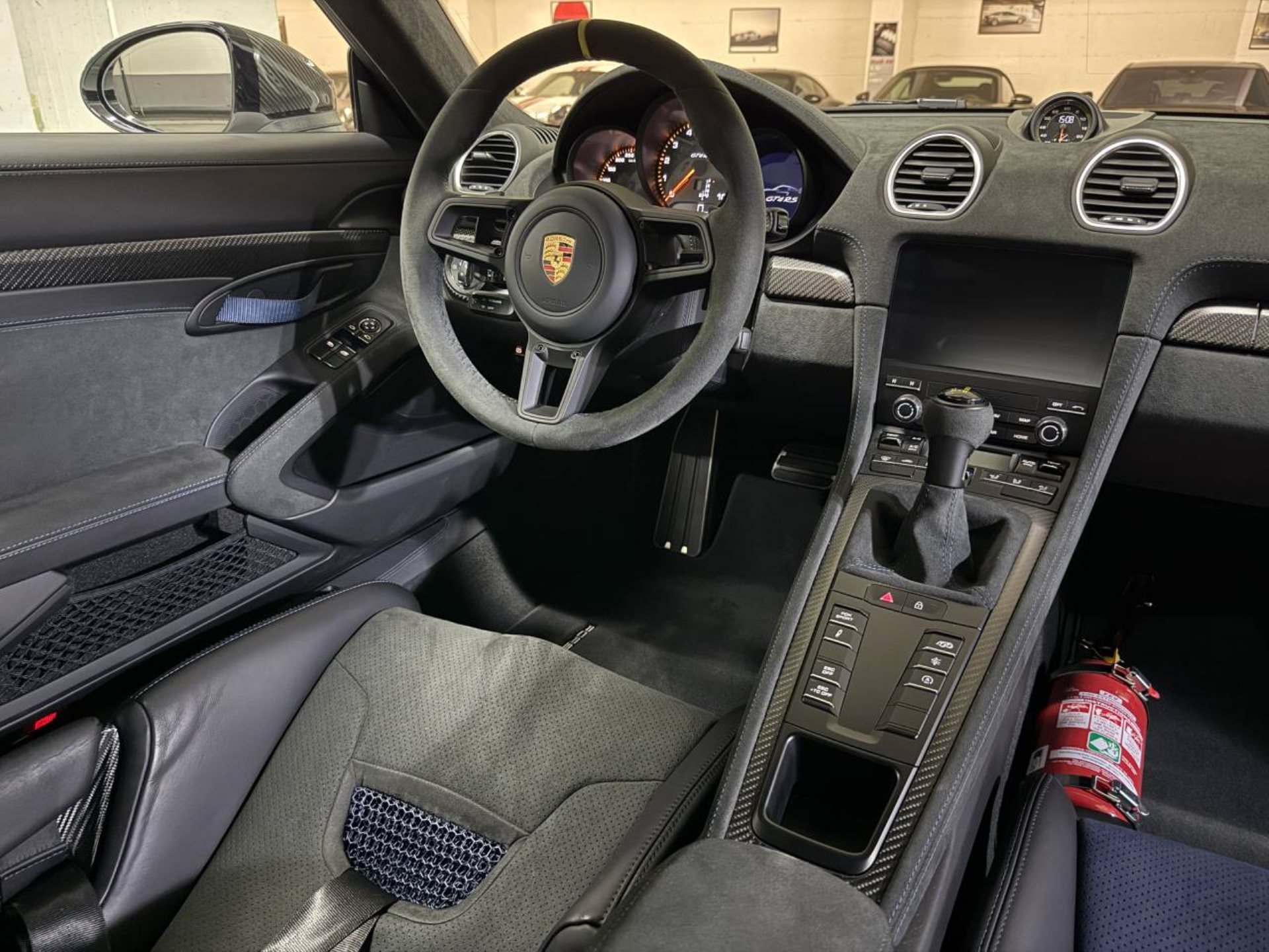 PORSCHE 718 Cayman GT4 RS (MY24)-image-14