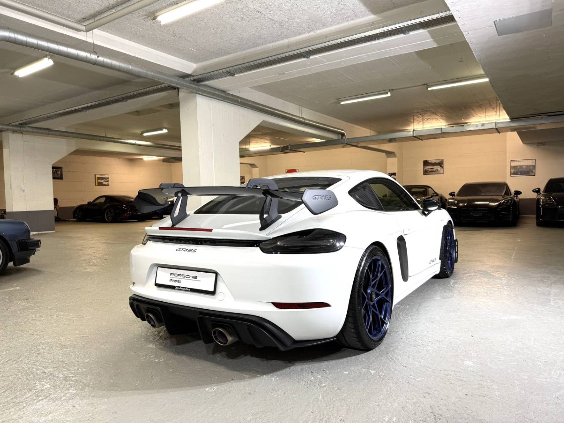 PORSCHE 718 Cayman GT4 RS (MY24)-image-6