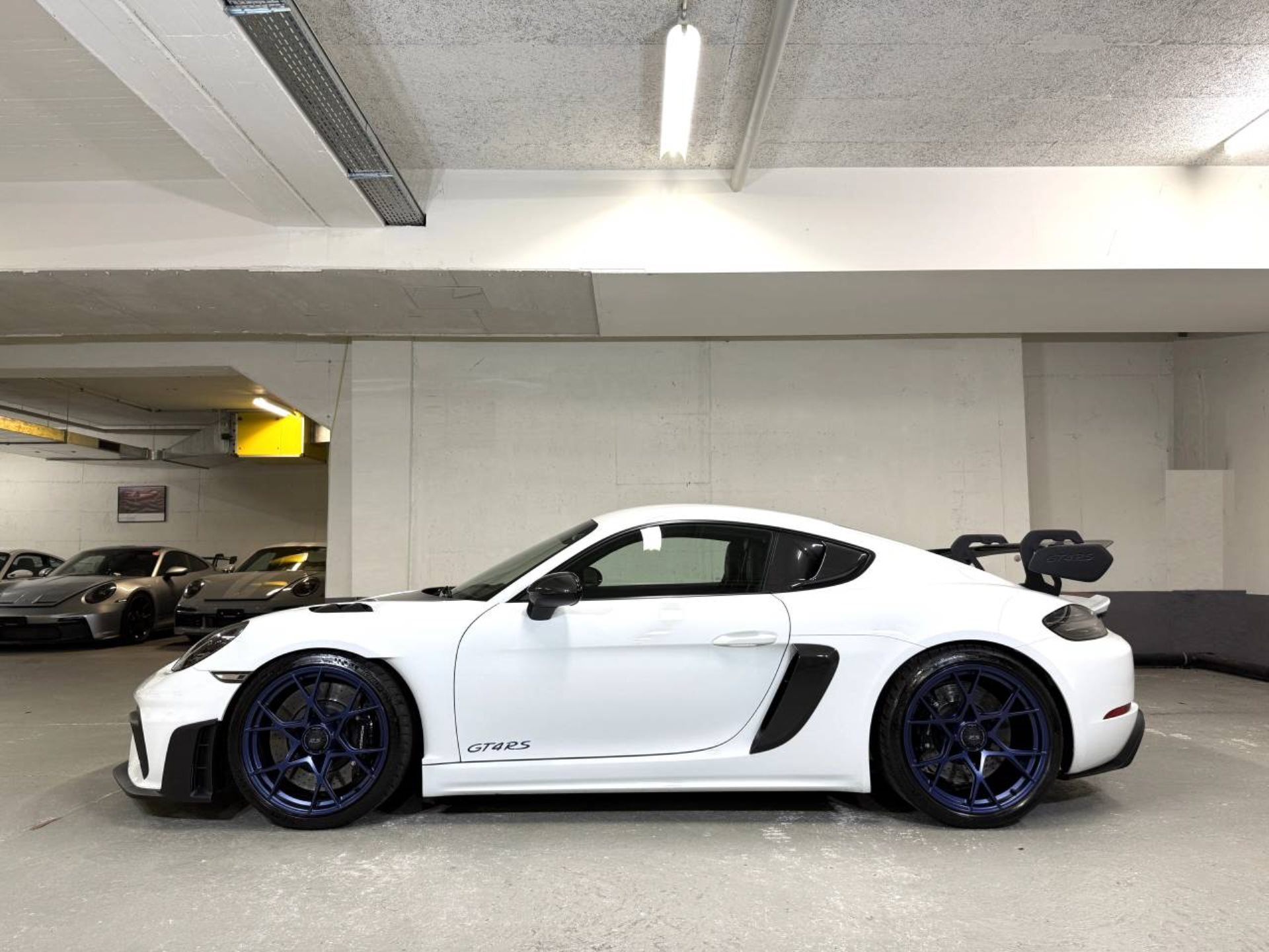 PORSCHE 718 Cayman GT4 RS (MY24)-image-1
