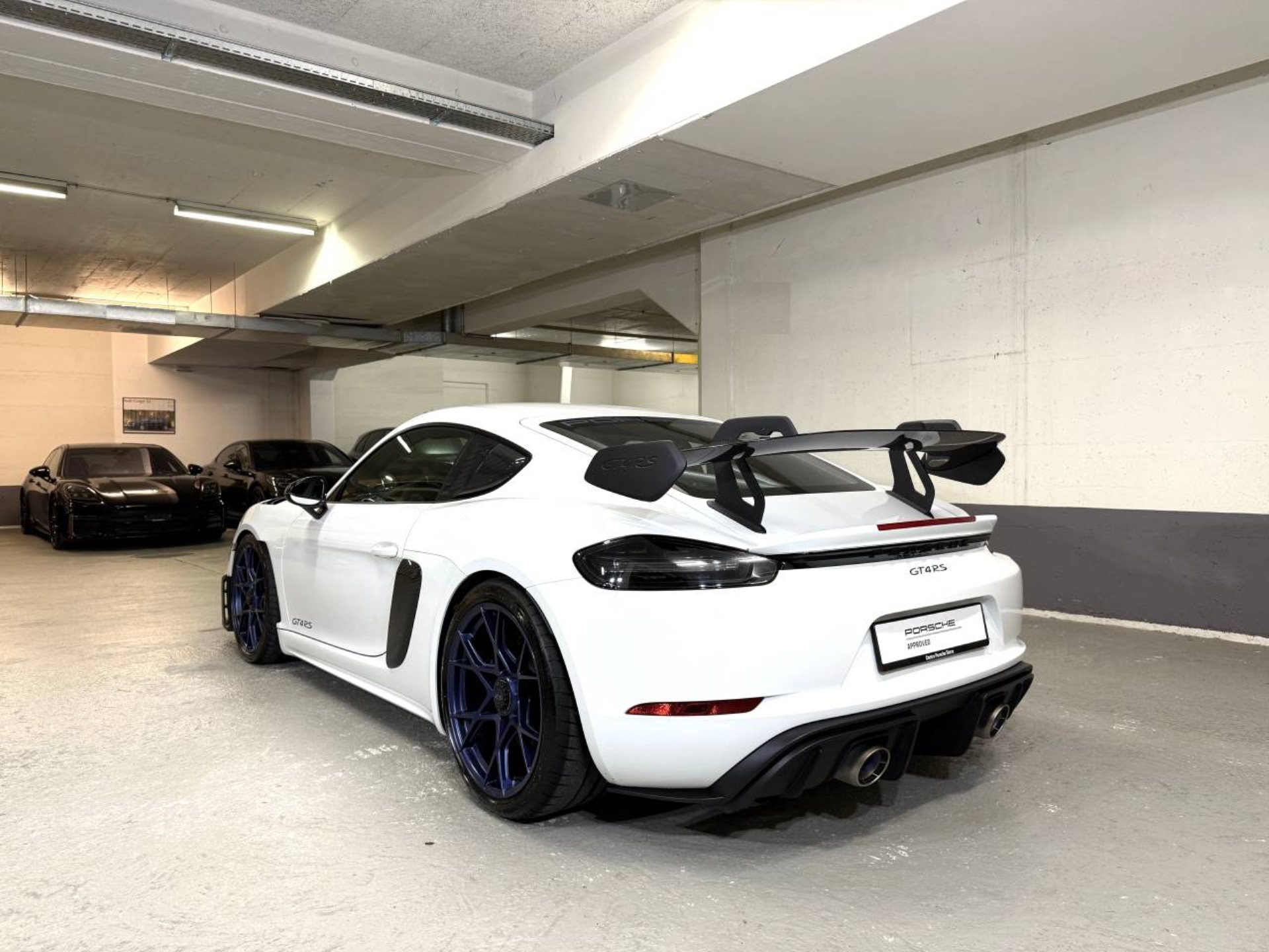 PORSCHE 718 Cayman GT4 RS (MY24)-image-2
