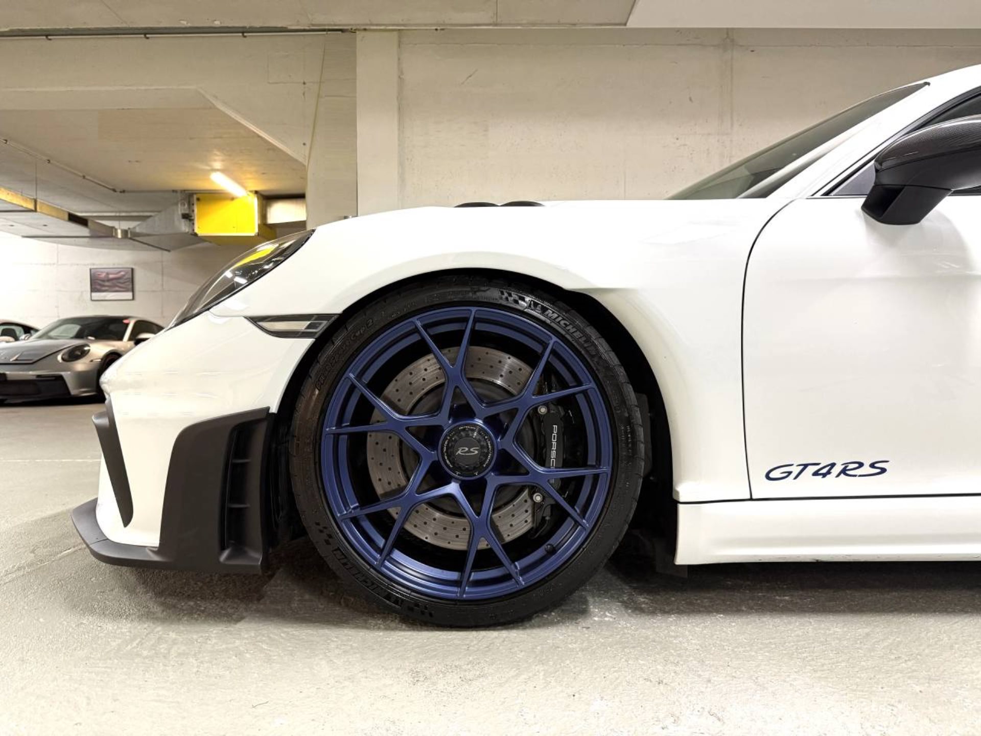 PORSCHE 718 Cayman GT4 RS (MY24)-image-9