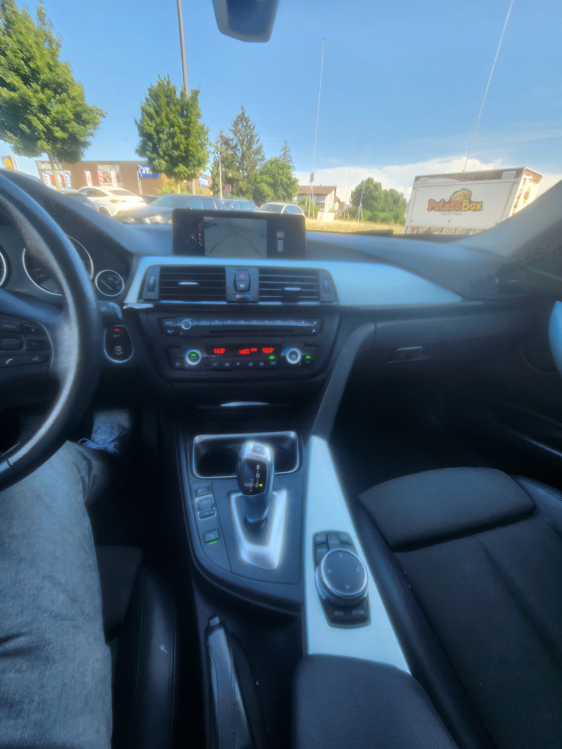 BMW 320d xDrive Touring Modern Line Steptronic-image-14