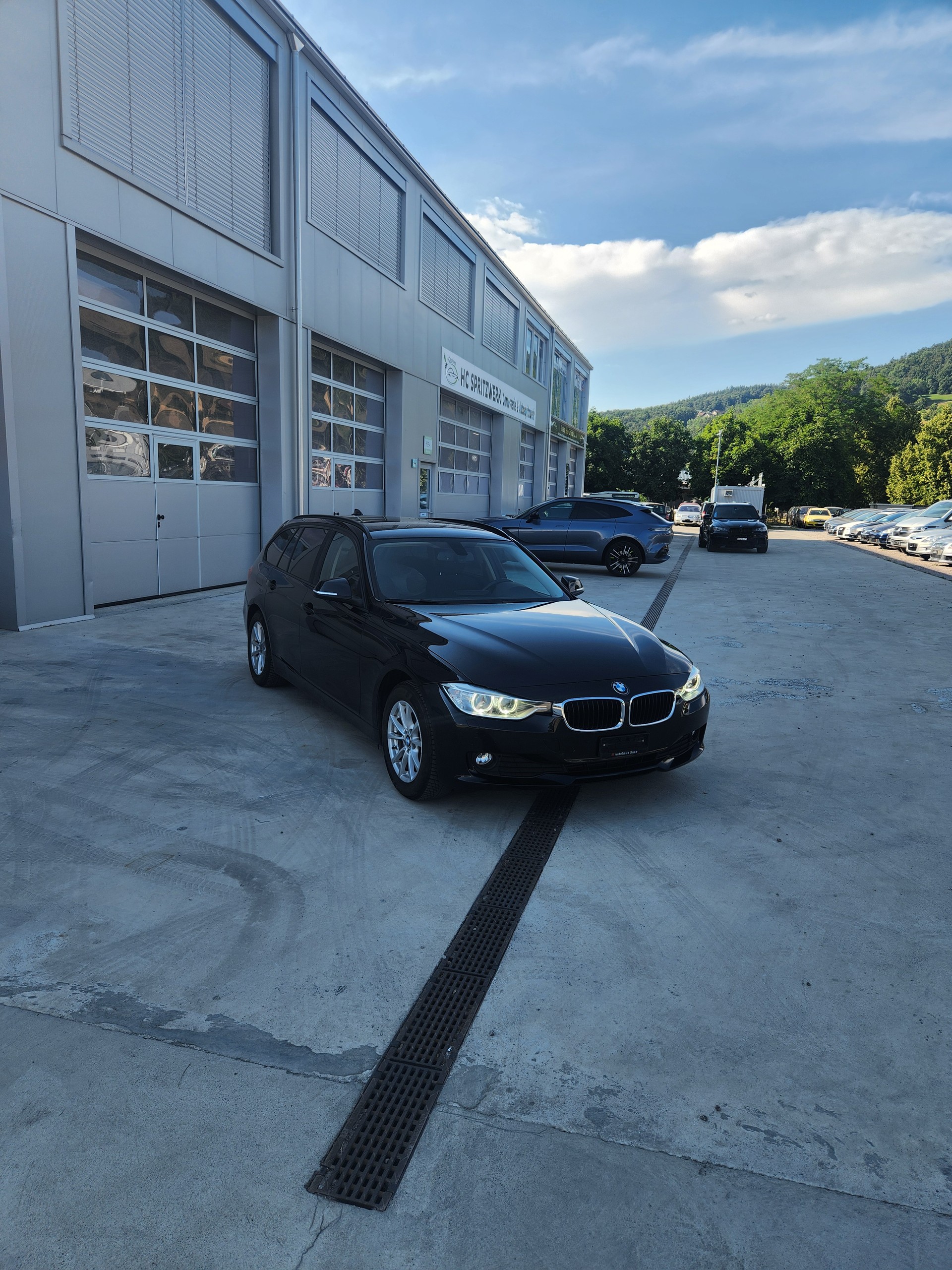 BMW 320d xDrive Touring Modern Line Steptronic-image-1