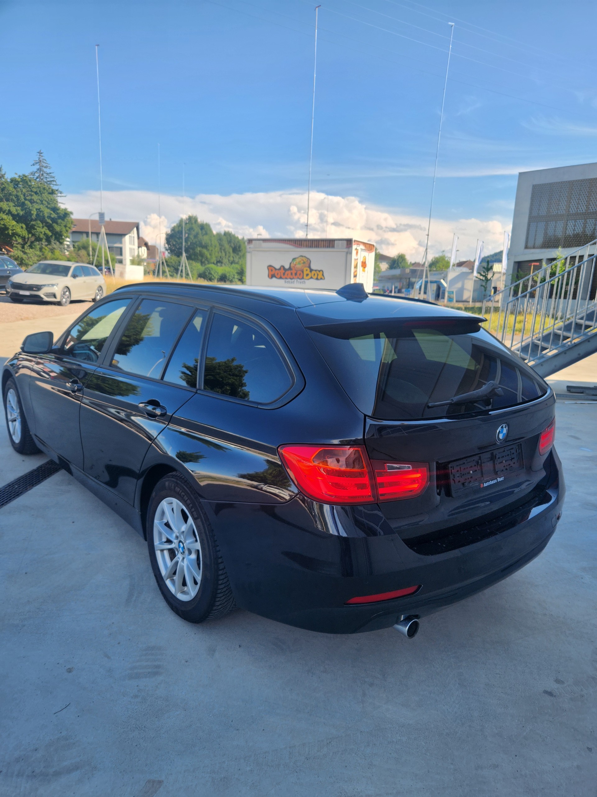 BMW 320d xDrive Touring Modern Line Steptronic-image-7