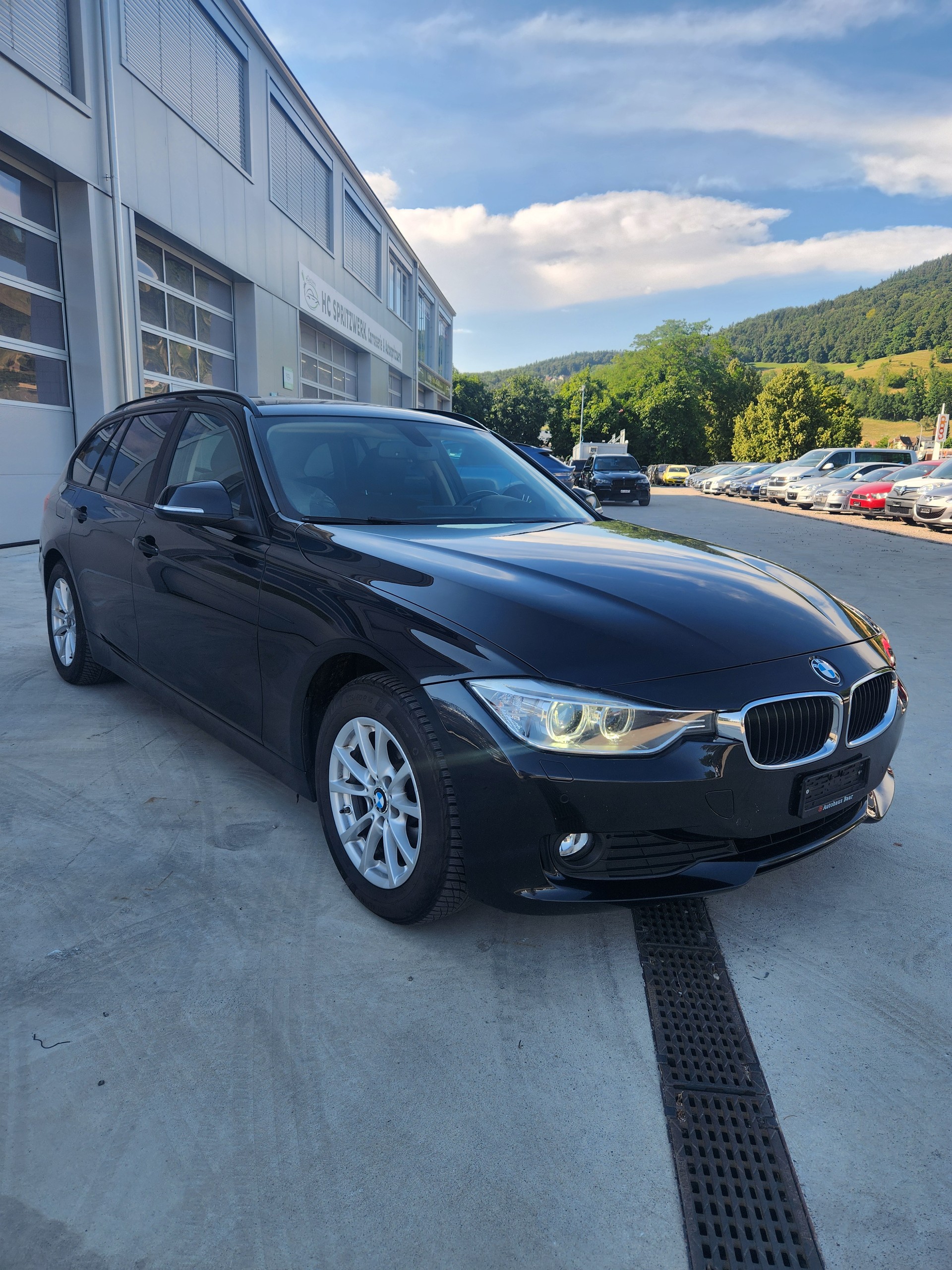 BMW 320d xDrive Touring Modern Line Steptronic-image-3