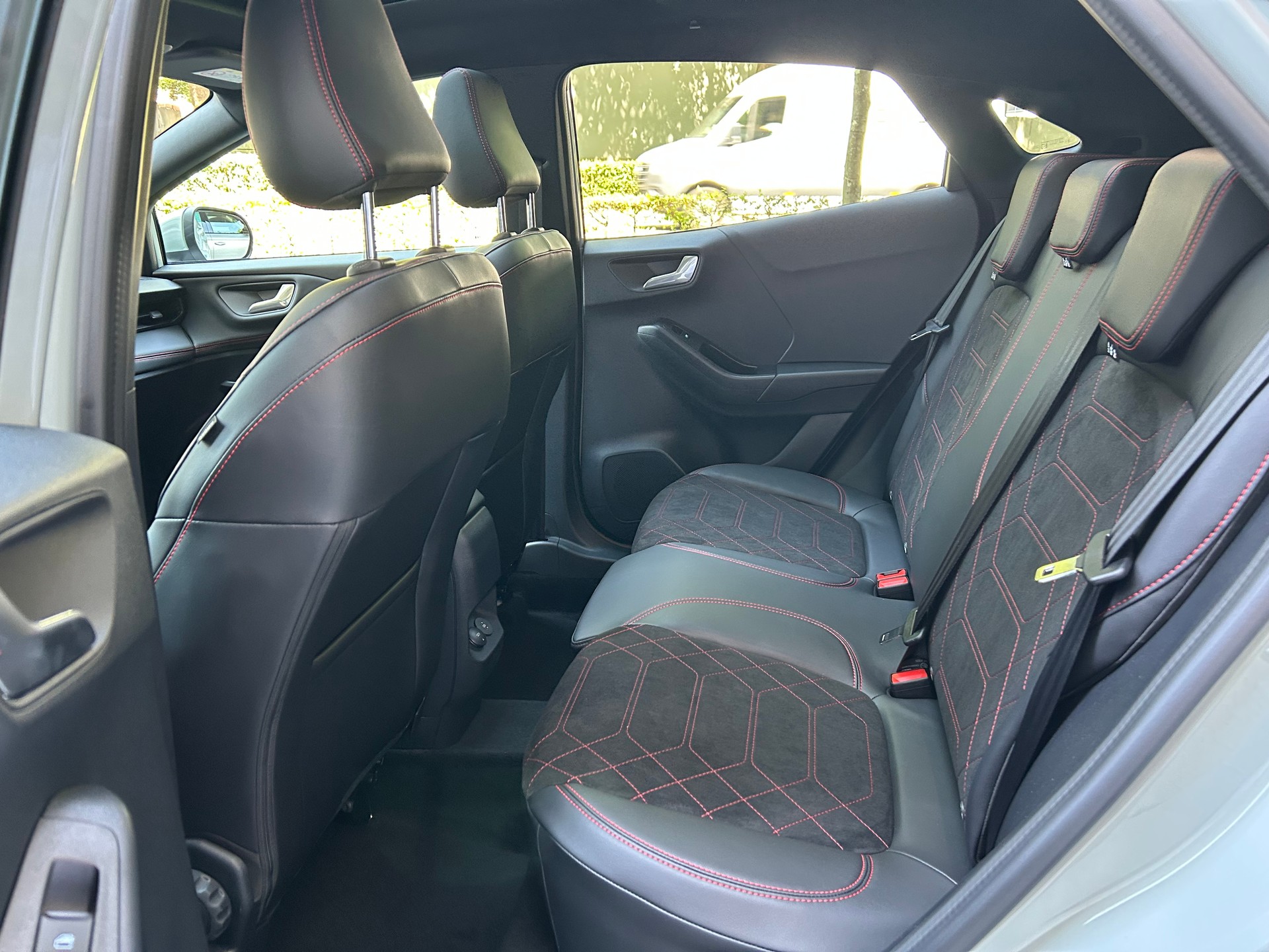 FORD Puma 1.0 MHEV ST-Line X Automat-image-15