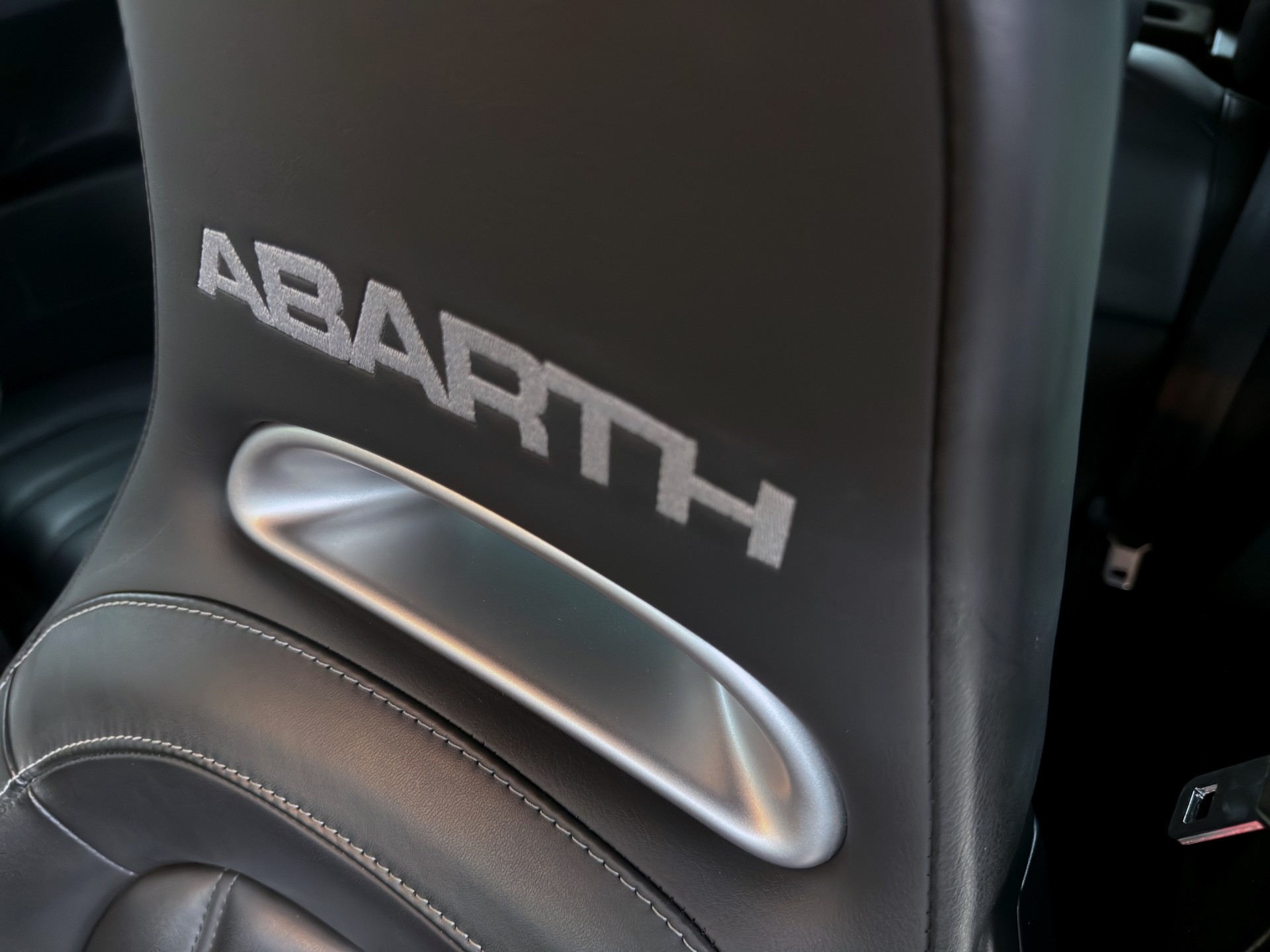 FIAT 595 1.4 16V Turbo Abarth Turismo Dualogic-image-24