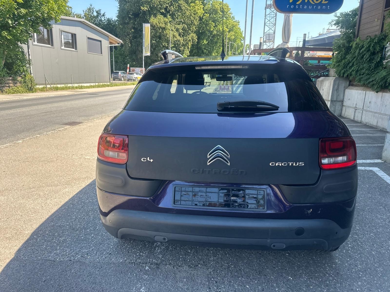 CITROEN C4 Cactus 1.2 VTi Shine-image-5
