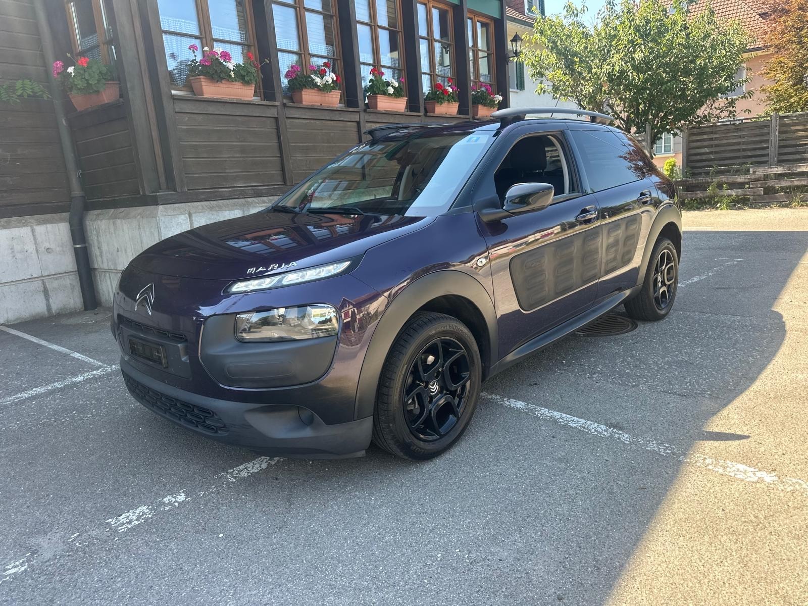 CITROEN C4 Cactus 1.2 VTi Shine-image-1
