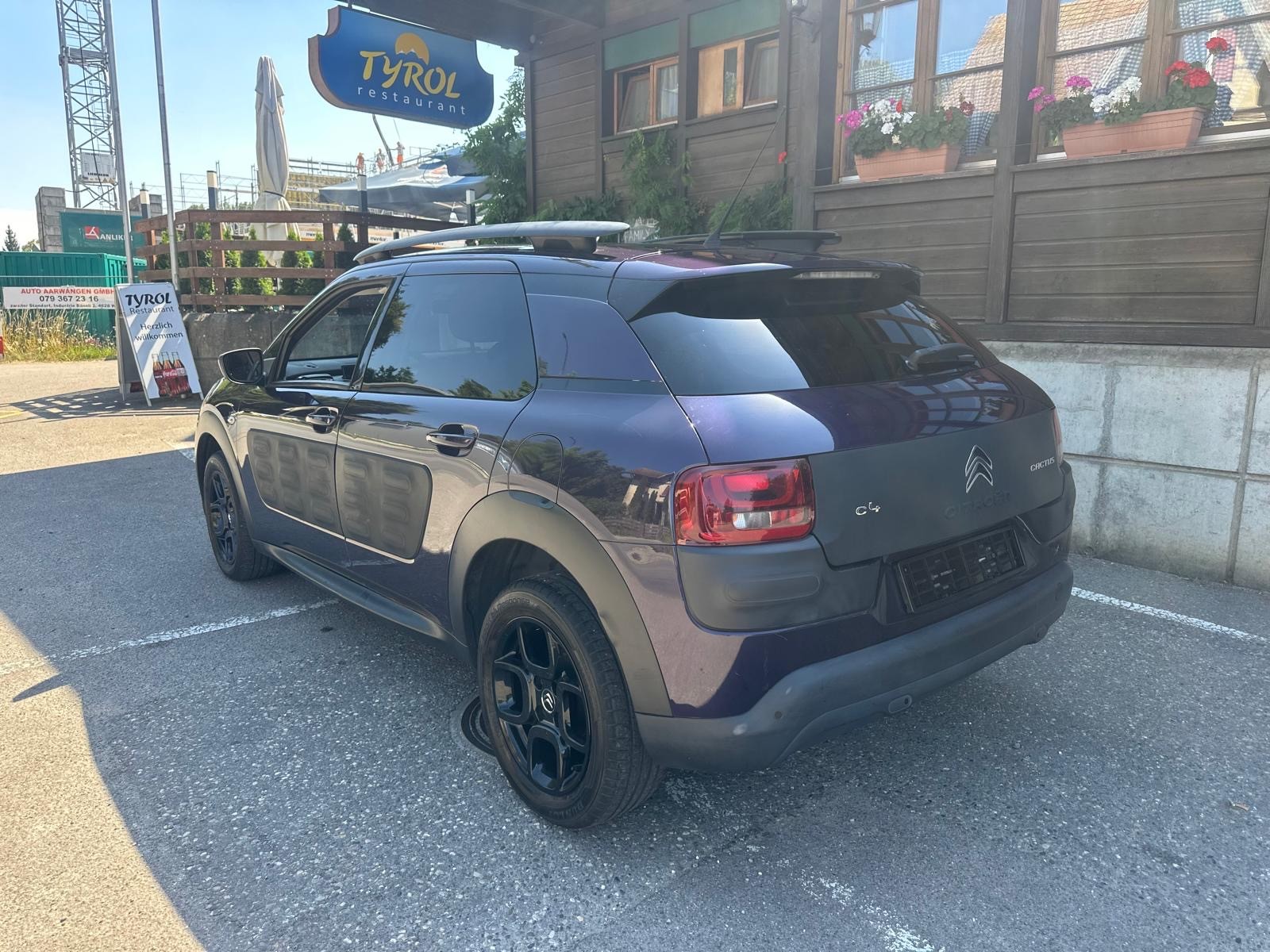 CITROEN C4 Cactus 1.2 VTi Shine-image-2