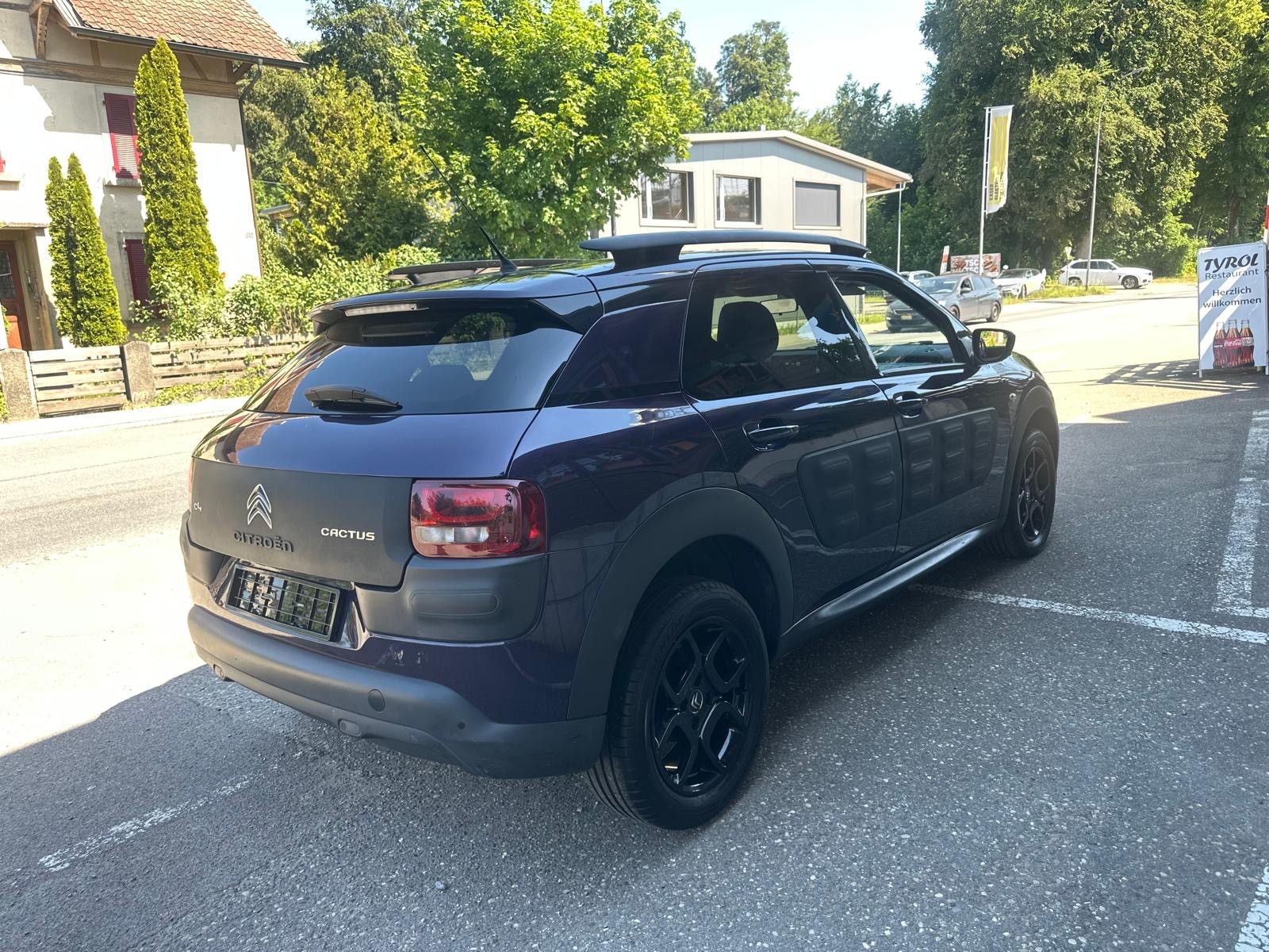 CITROEN C4 Cactus 1.2 VTi Shine-image-3